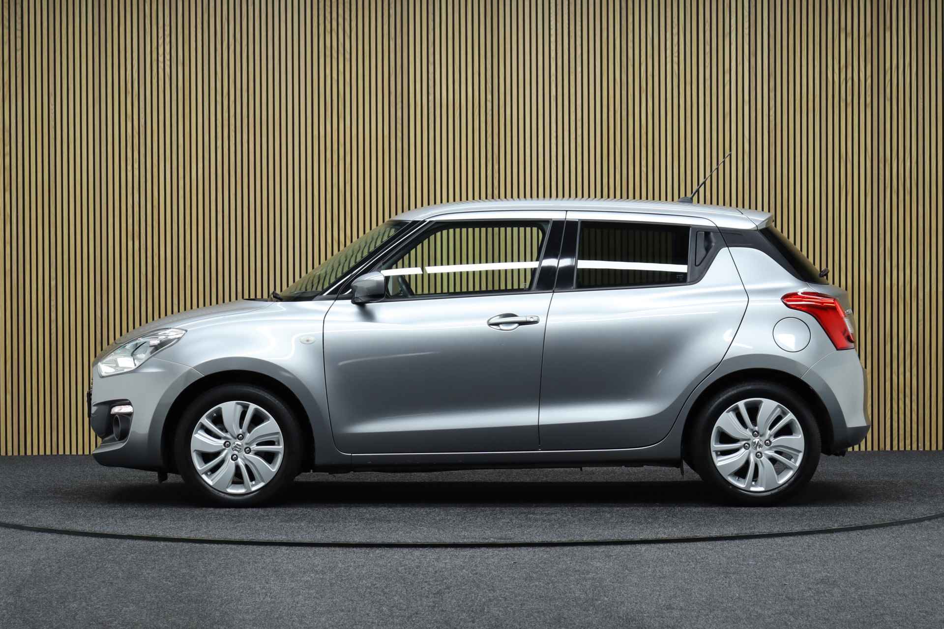 Suzuki Swift 1.2 Select Smart Hybrid | Camera | Navigatie | Trekhaak - 2/37