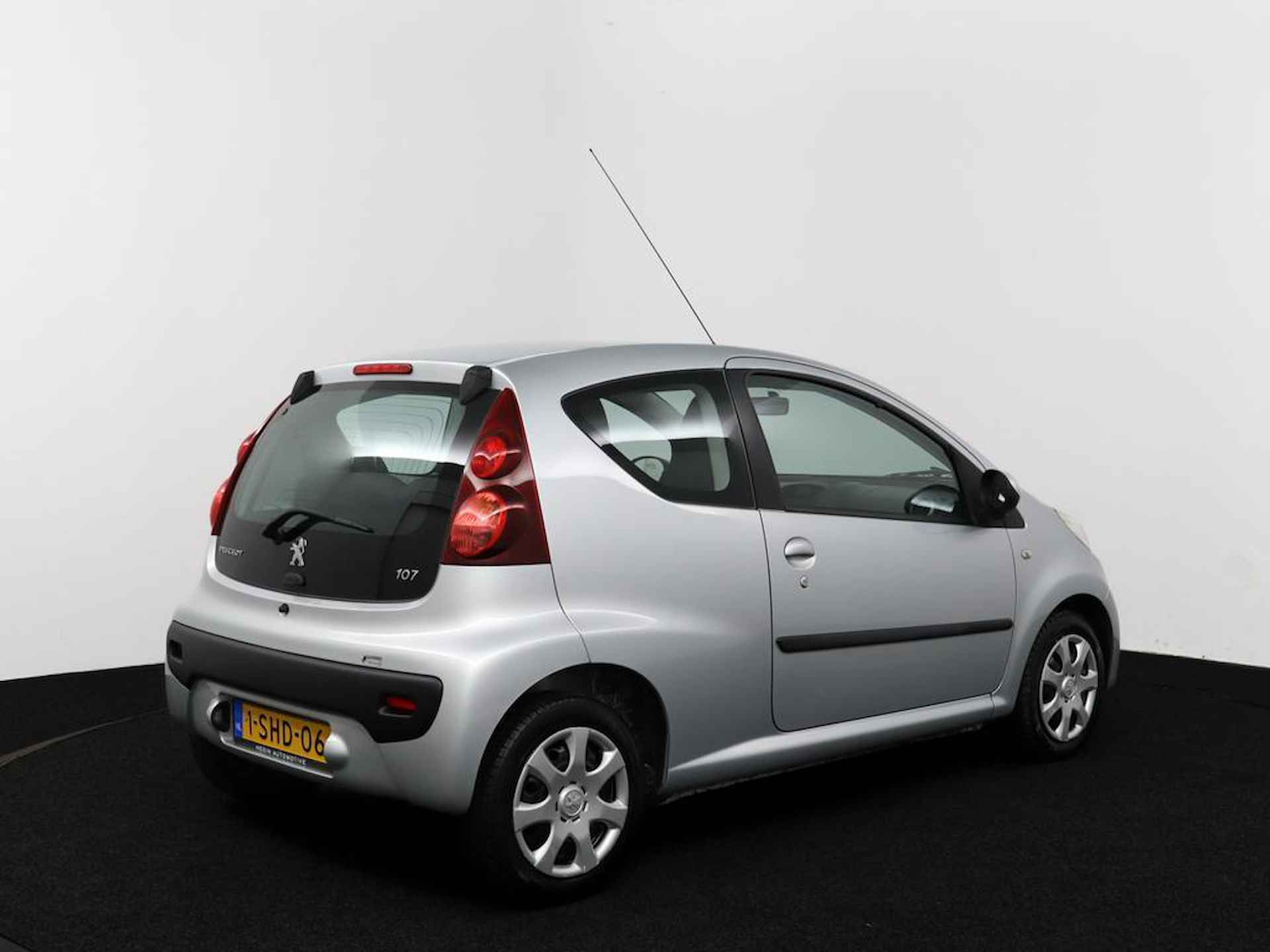 Peugeot 107 1.0 68 pk Active | Airco | Centrale Vergrendeling | Elektrische Ramen | - 2/40