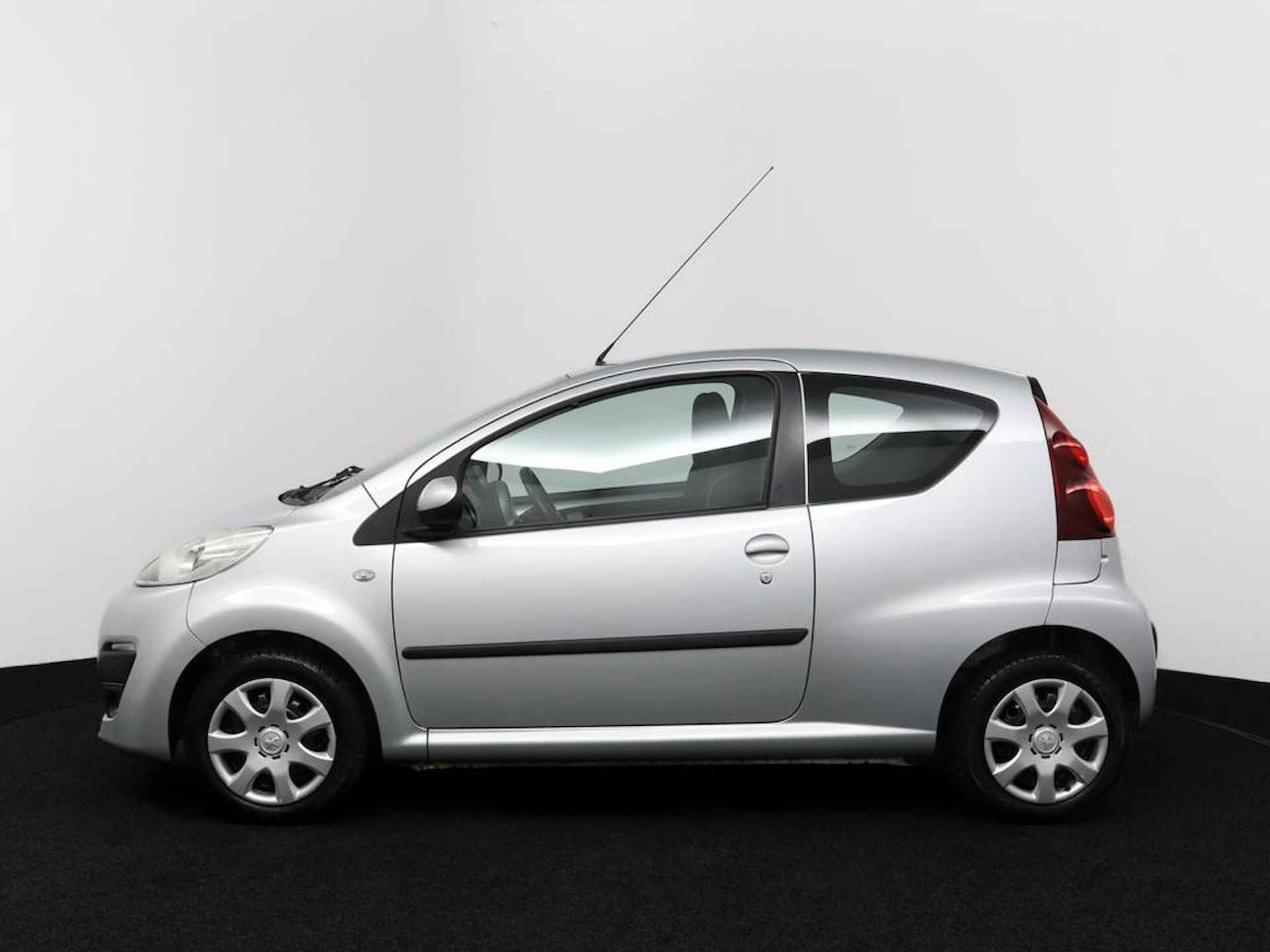 Peugeot 107 1.0 68 pk Active | Airco | Centrale Vergrendeling | Elektrische Ramen | - 3/40