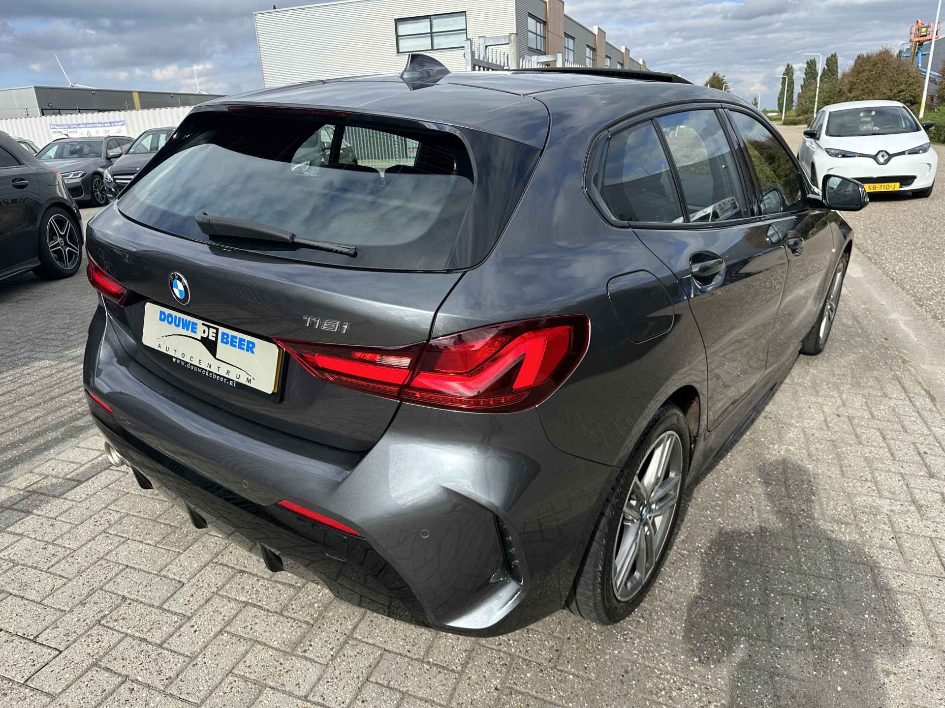 BMW 1-serie 118i M-Sport Pano-Dak | Trekhaak | Stoelverwarming | - 6/26