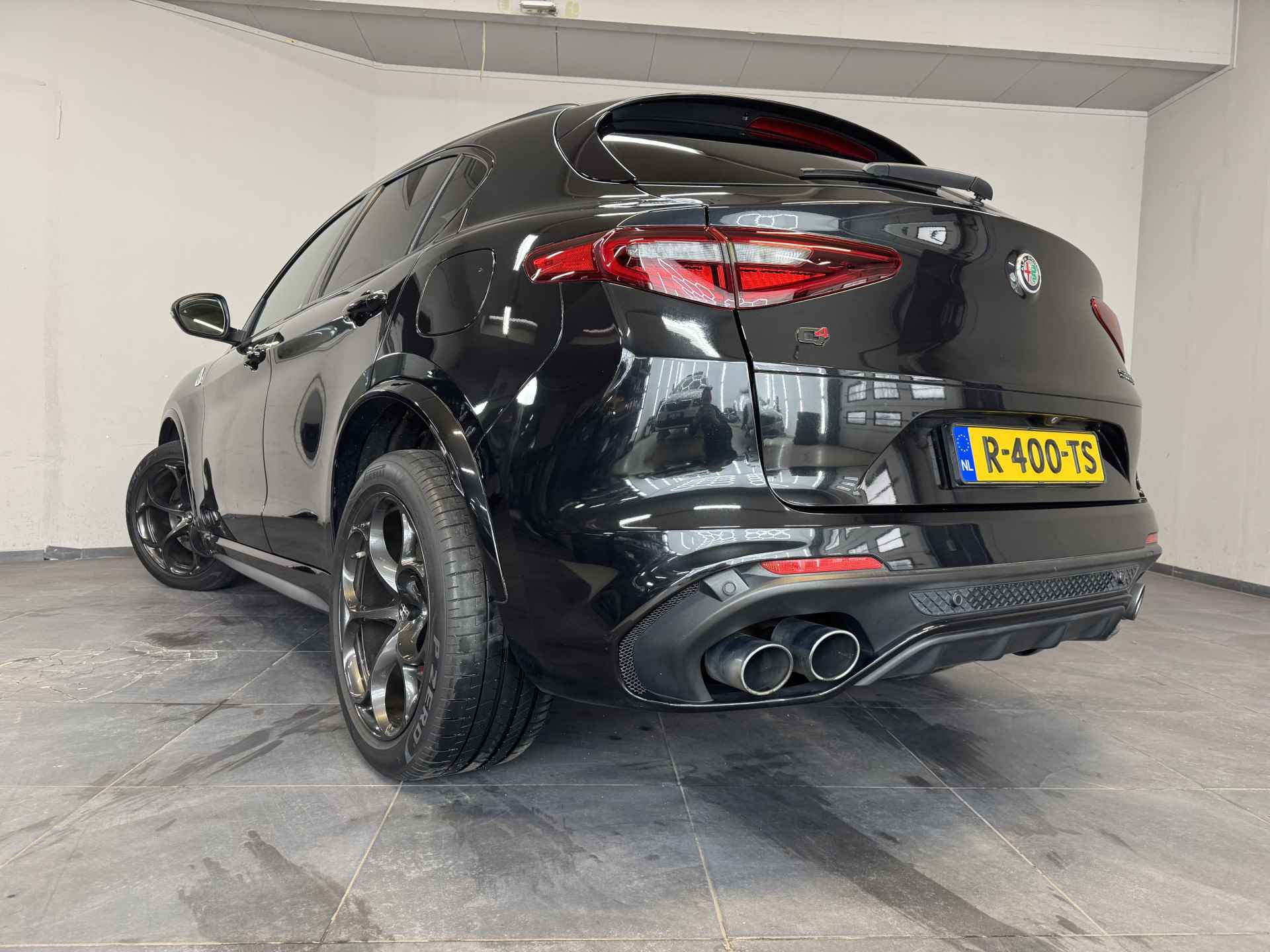 Alfa Romeo Stelvio 2.9 V6 AWD Quadrifoglio ✅ PANORAMADAK ✅ CARBON ✅ HARMAN KARDON ✅ GARANTIE ✅ - 25/97