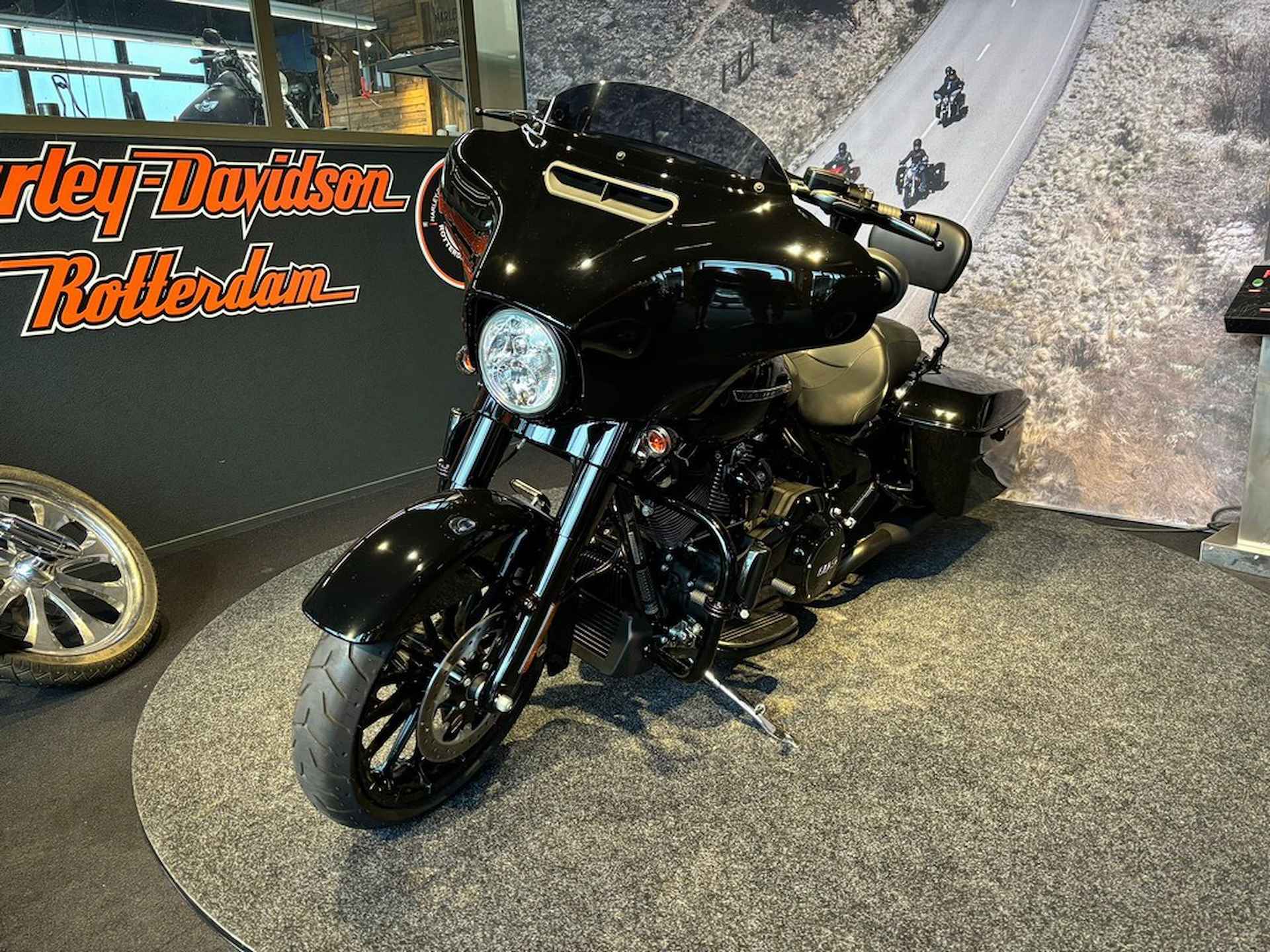 Harley-Davidson TOUR 107 FLHXS STREET GLIDE SPECIAL - 3/12