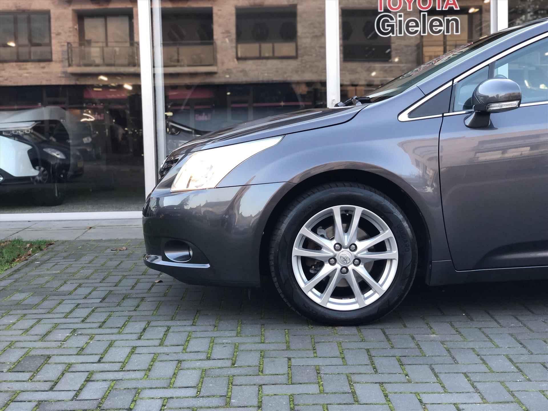 Toyota Avensis Wagon 1.8 VVT-I Business | Trekhaak, Navigatie, Cruise control, Parkeercamera, Climate control, 17 inch, 1500KG Trekgewicht - 6/32