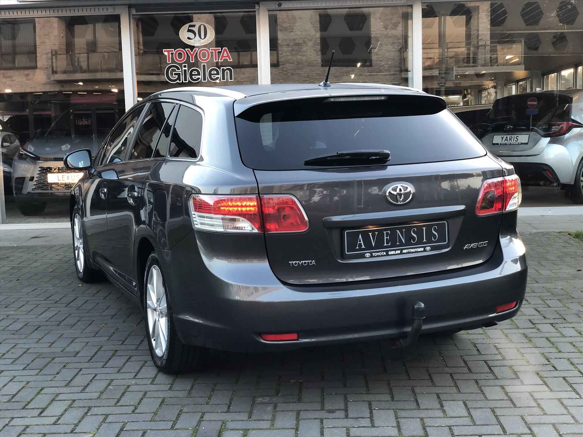 Toyota Avensis Wagon 1.8 VVT-I Business | Trekhaak, Navigatie, Cruise control, Parkeercamera, Climate control, 17 inch, 1500KG Trekgewicht - 10/32