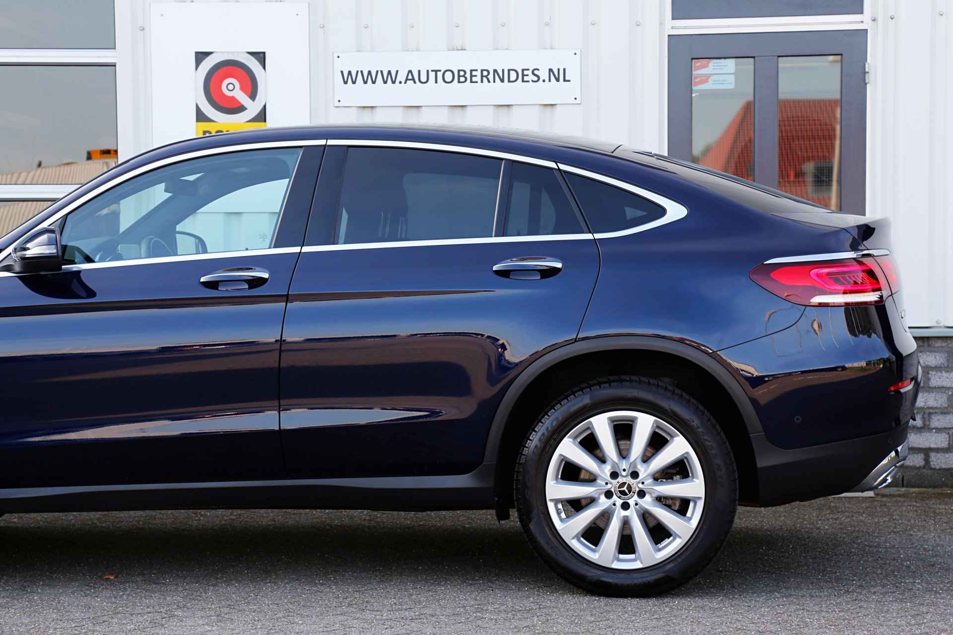 Mercedes-Benz GLC Coupé 300e 4MATIC 320PK Premium*Perfect MB Onderh.*1ste Eig*BTW*ACC/Dodehoek/Sfeer/LED/Camera/Elek. Klep/Keyless Entry+Go/Stoelv - 52/66