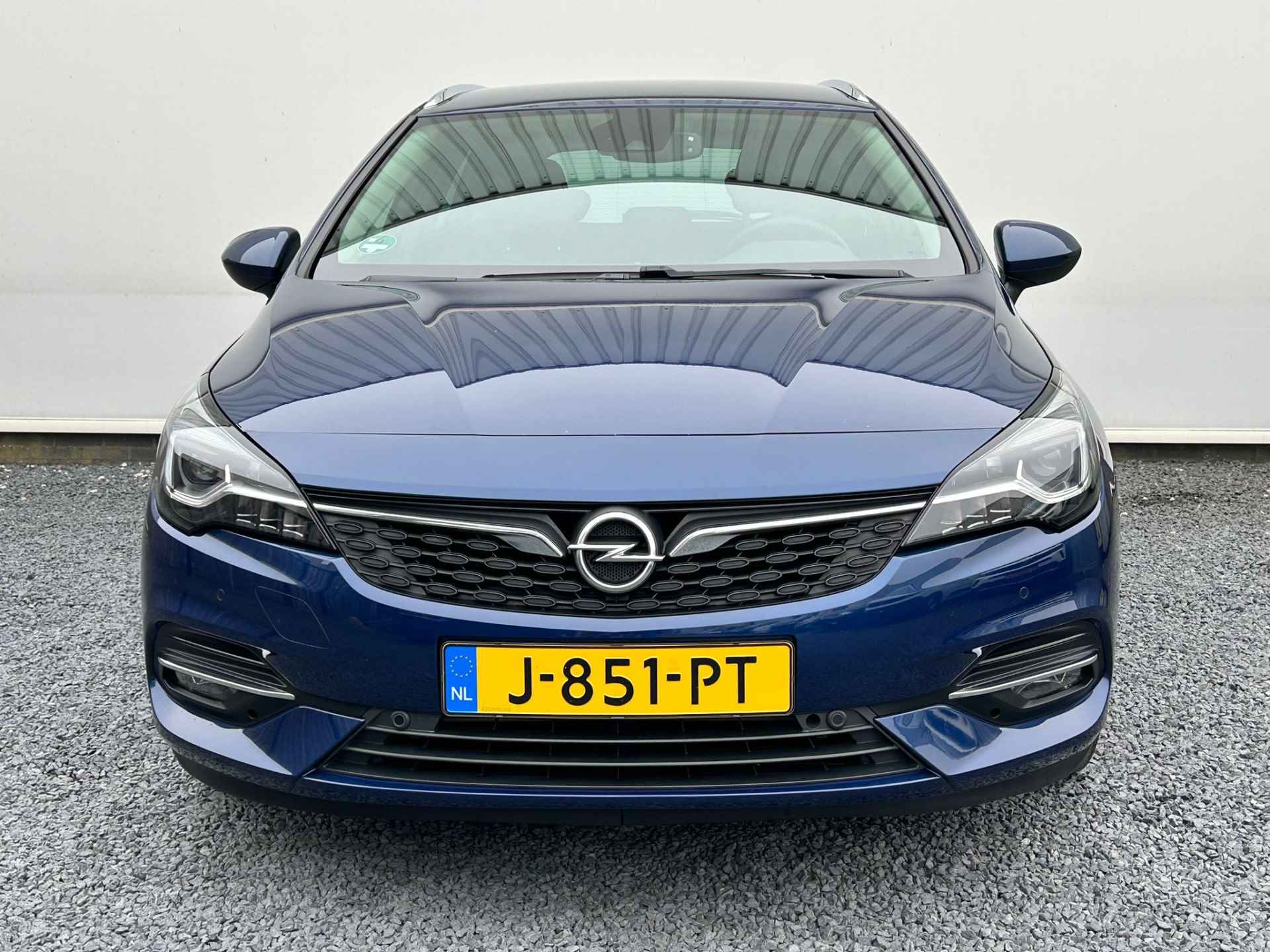 Opel Astra Astra Sports Tourer 1.2 131pk | Zeer luxe! | Stoel- stuur- voorruitverwarming | Stoelverkoeling | Verwarmde achterbank | AGR sto Lederen bekleding | Climate control | Cruise control | Keyless entry en -start | Dodehoek sensor | - 4/33