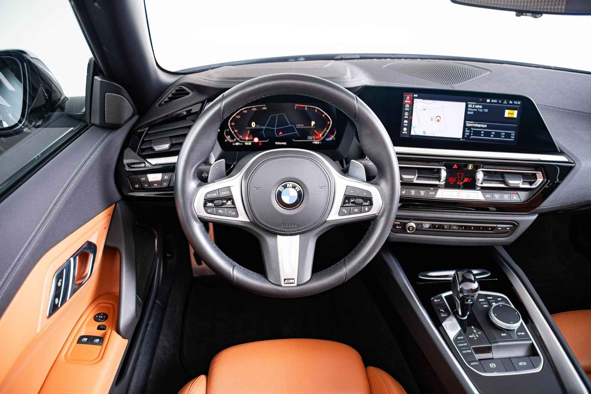 BMW Z4 Roadster sDrive20i High Executive M Sport - Elektrische verwarmde voorstoelen - Alarmsysteem klasse 3 - Hifi System - Active Cruise Control - 19 inch lichtmetalen velgen - Dashboard in Sensatec - - 3/64