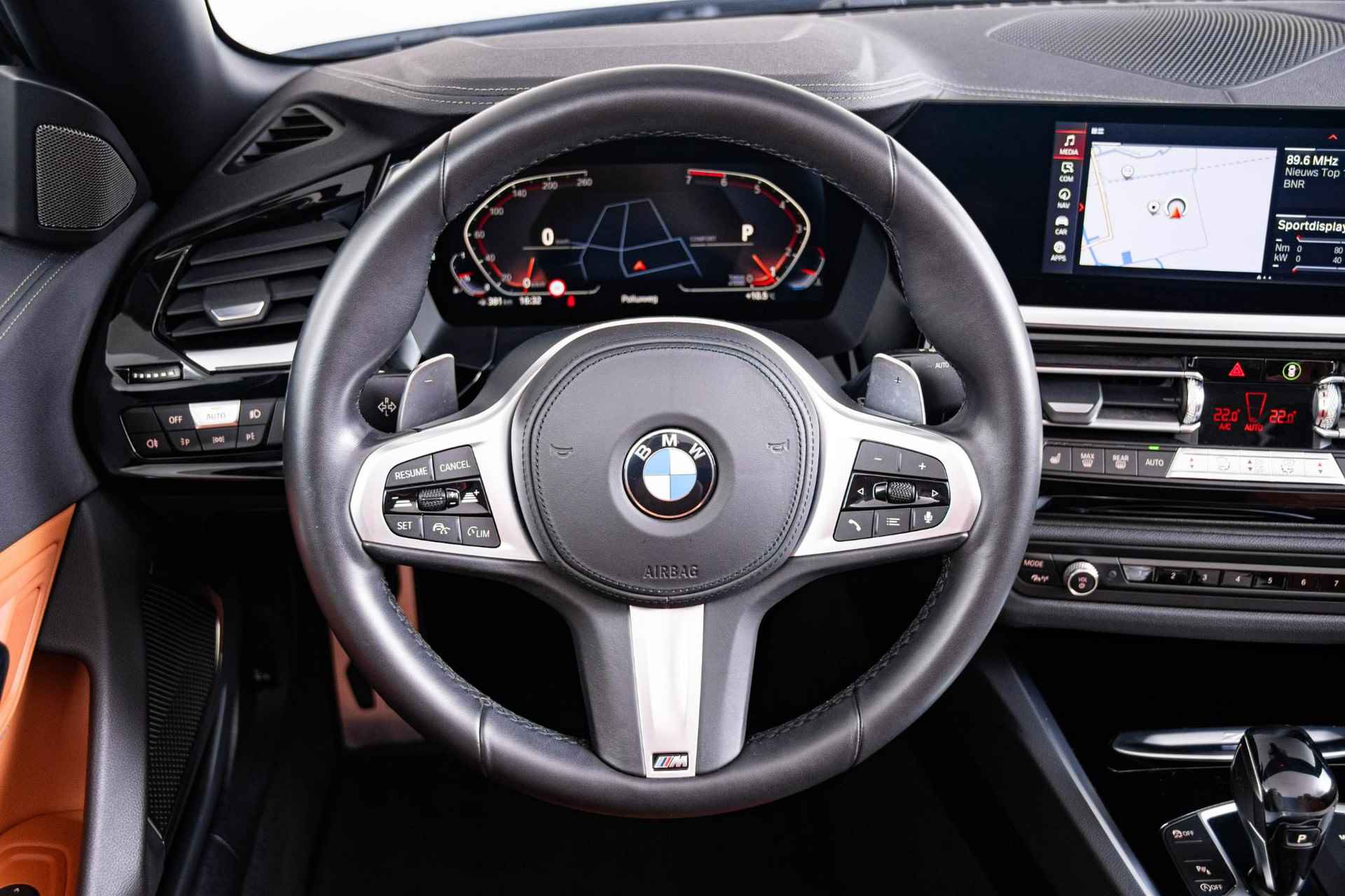 BMW Z4 Roadster sDrive20i High Executive M Sport - Elektrische verwarmde voorstoelen - Alarmsysteem klasse 3 - Hifi System - Active Cruise Control - 19 inch lichtmetalen velgen - Dashboard in Sensatec - - 18/64