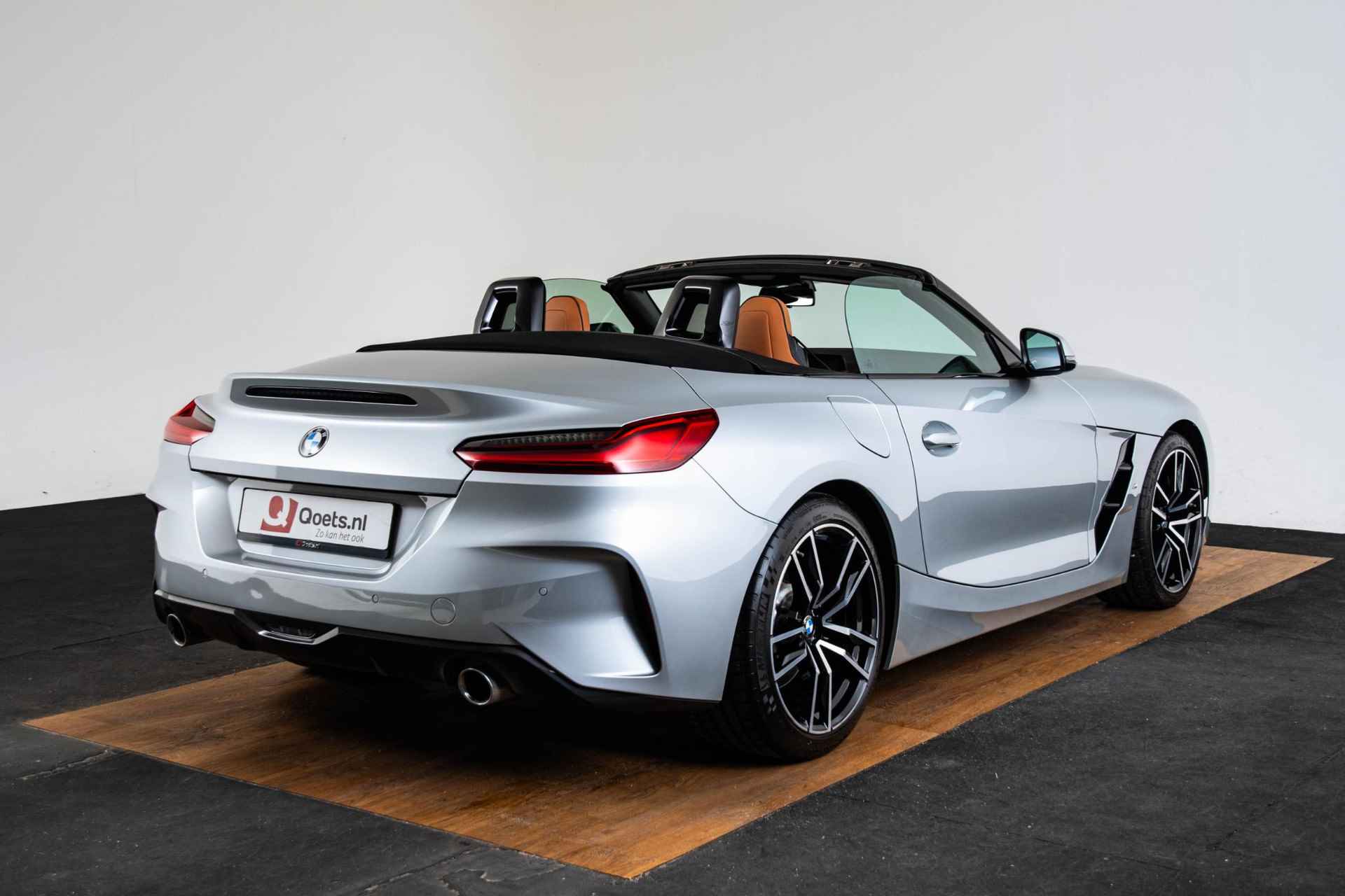 BMW Z4 Roadster sDrive20i High Executive M Sport - Elektrische verwarmde voorstoelen - Alarmsysteem klasse 3 - Hifi System - Active Cruise Control - 19 inch lichtmetalen velgen - Dashboard in Sensatec - - 34/64