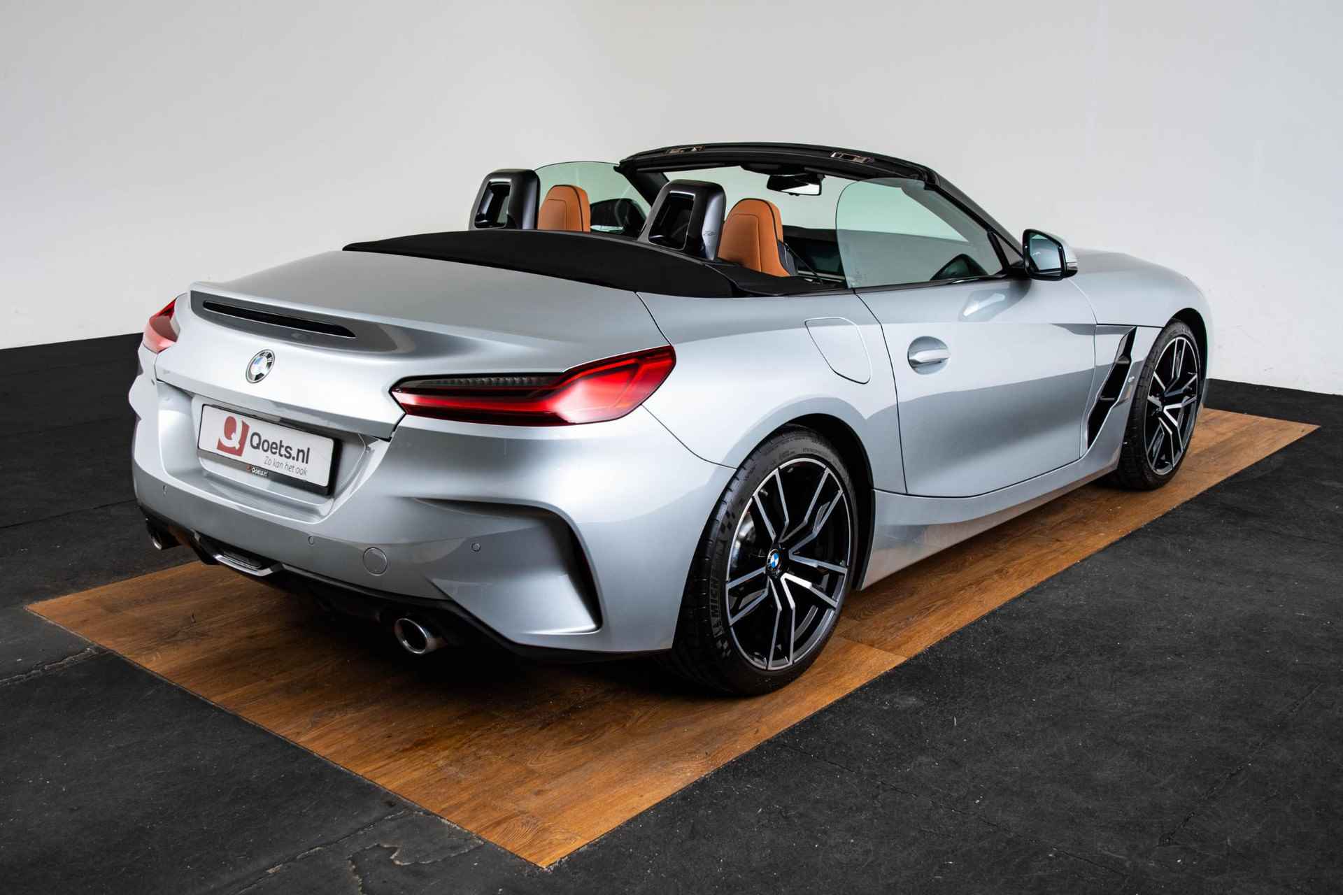 BMW Z4 Roadster sDrive20i High Executive M Sport - Elektrische verwarmde voorstoelen - Alarmsysteem klasse 3 - Hifi System - Active Cruise Control - 19 inch lichtmetalen velgen - Dashboard in Sensatec - - 35/64