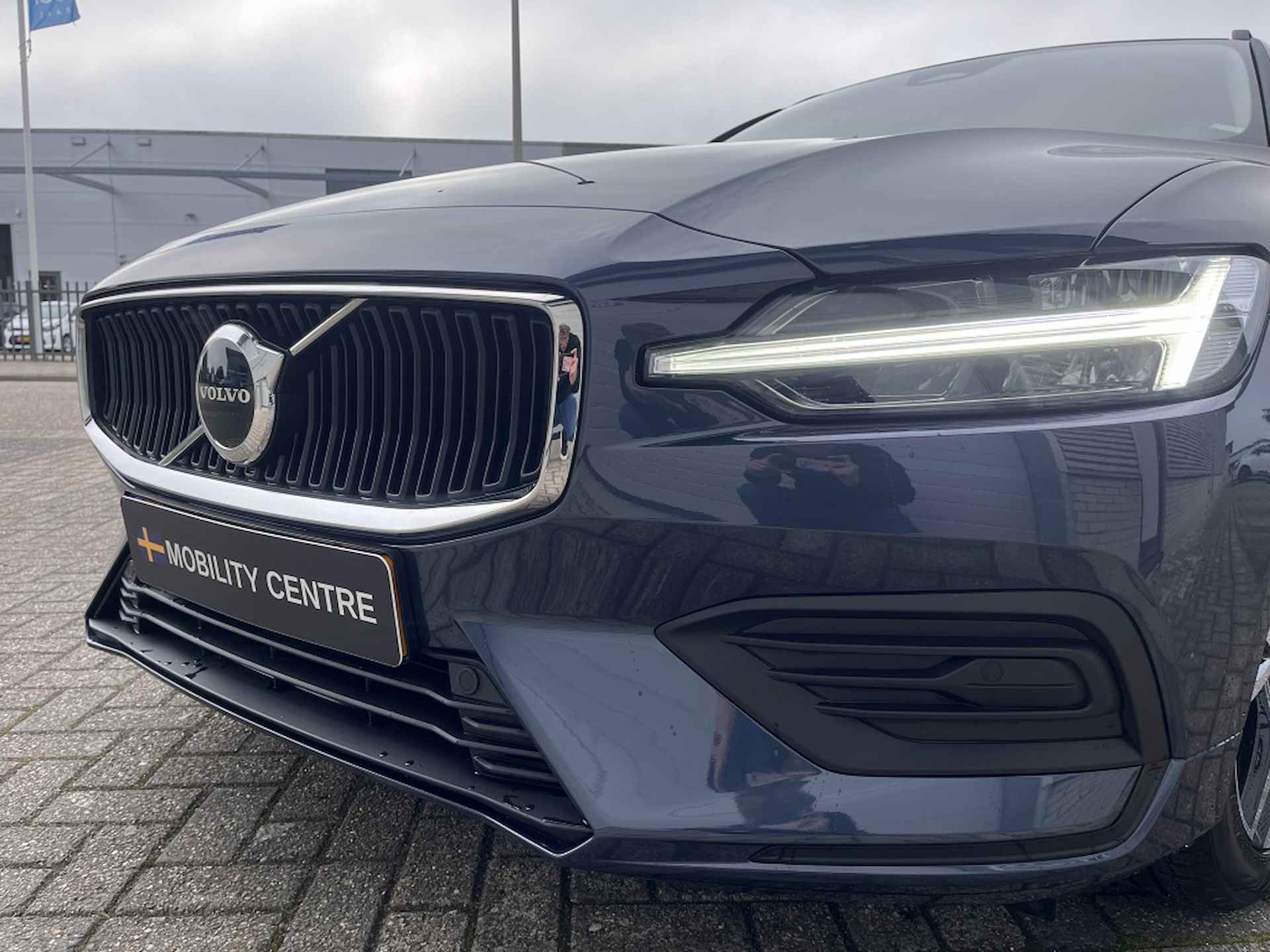 Volvo V60 2.0 B3 Essential | Trekhaak | Climate | Driver Assist | All-Seas - 32/36