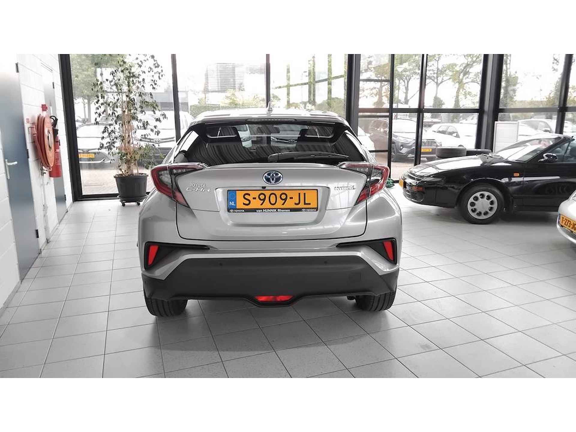 Toyota C-HR 1.8 Style | Camera | LED | Dodehoekdetectie | - 3/23