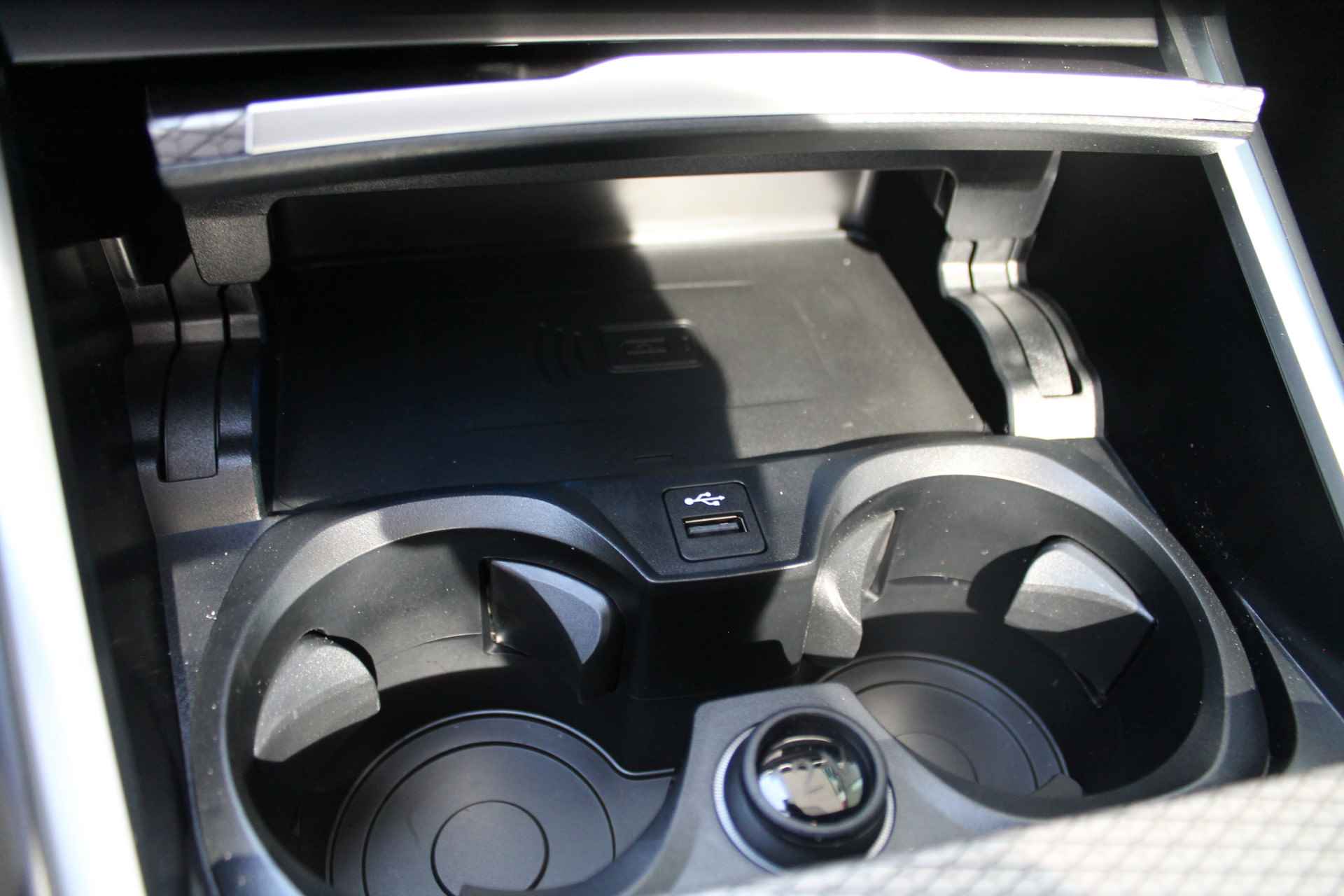 BMW 3 Serie Touring 320e High Executive M Sport Automaat / Panoramadak / Trekhaak / Sportstoelen / Stoelverwarming / Cruise Control / Parking Assistant / Harman Kardon / Live Cockpit Plus - 10/19