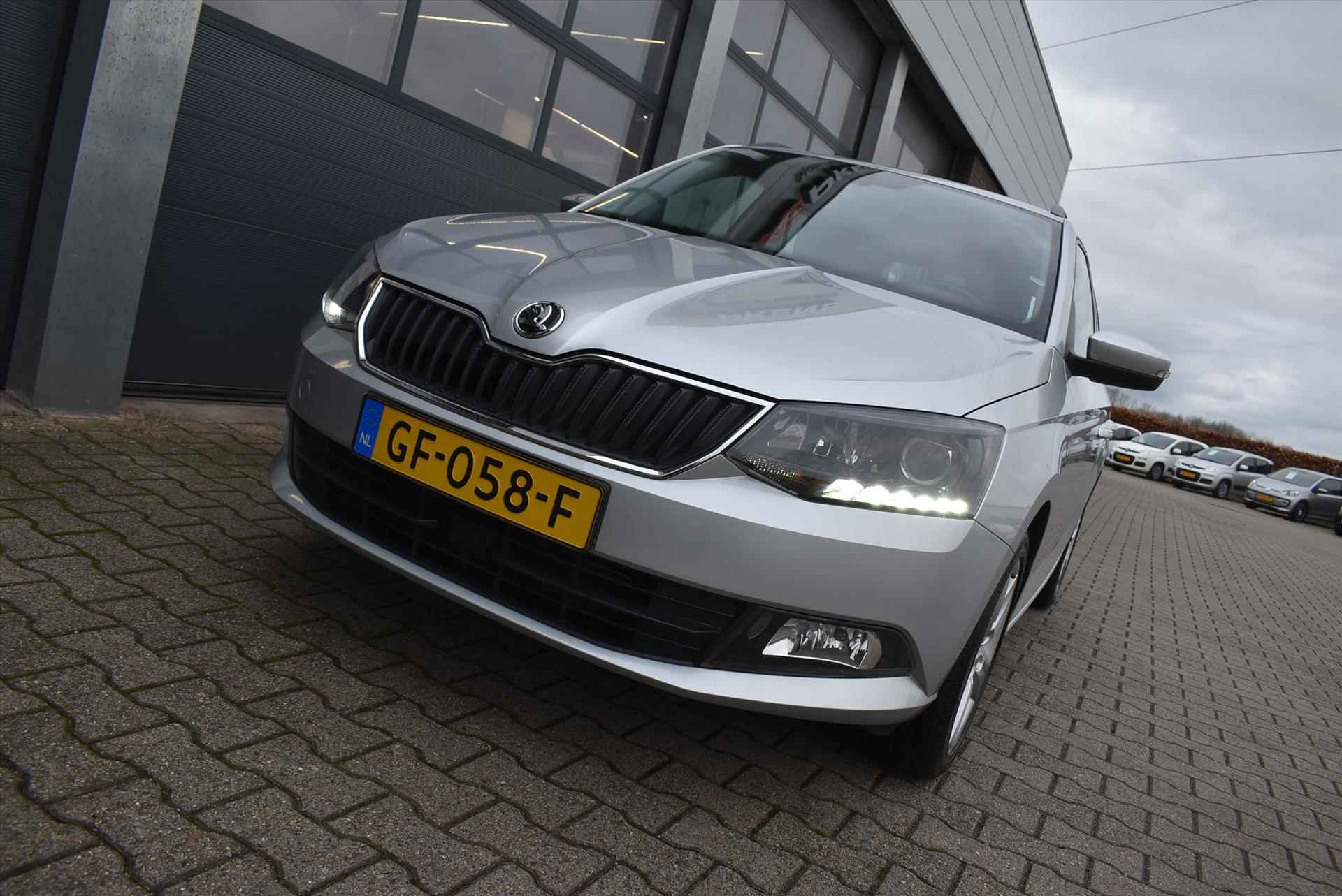 SKODA Fabia Combi 1.2 TSI 90pk First Edition Ambition - 17/33