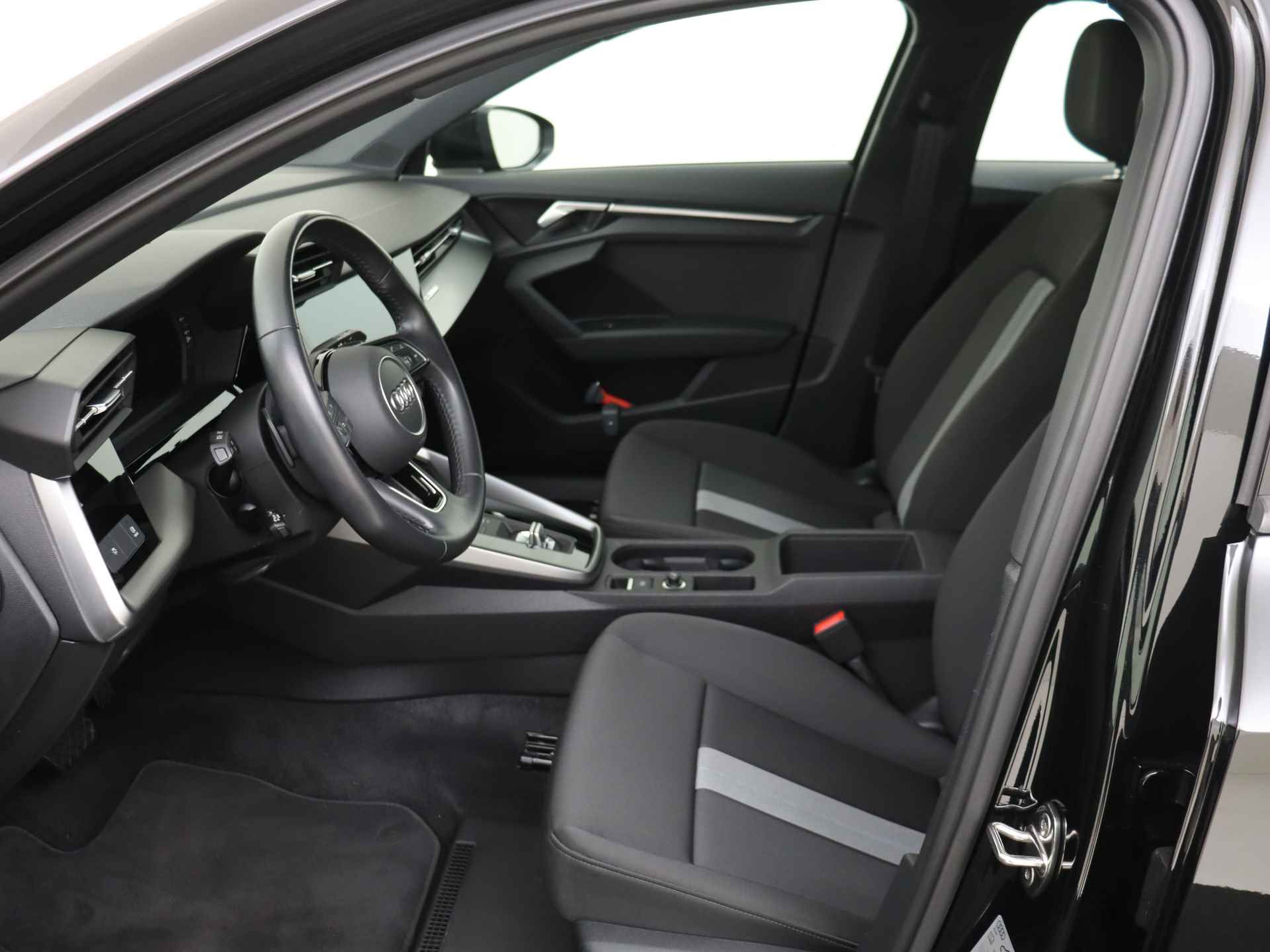 Audi A3 Sportback 35 TFSI S edition 150 pk Automaat | Navigatie | Climate Control | Stoelverwarming - 10/33