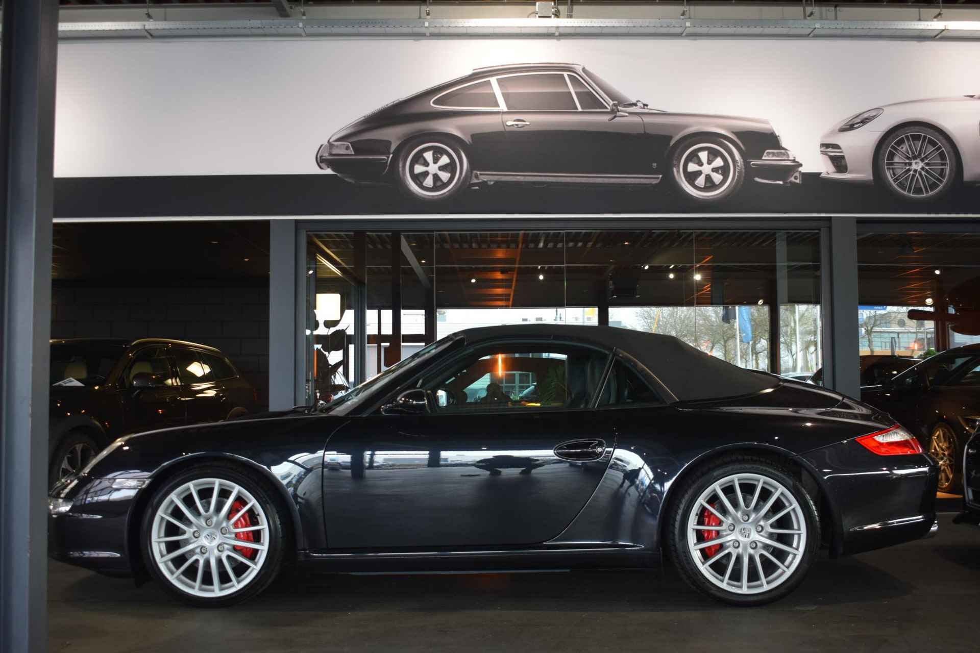 Porsche 911 Cabrio 3.8 Carrera S / Nieuwstaat / Onderhouden / Liefhebber - 33/70