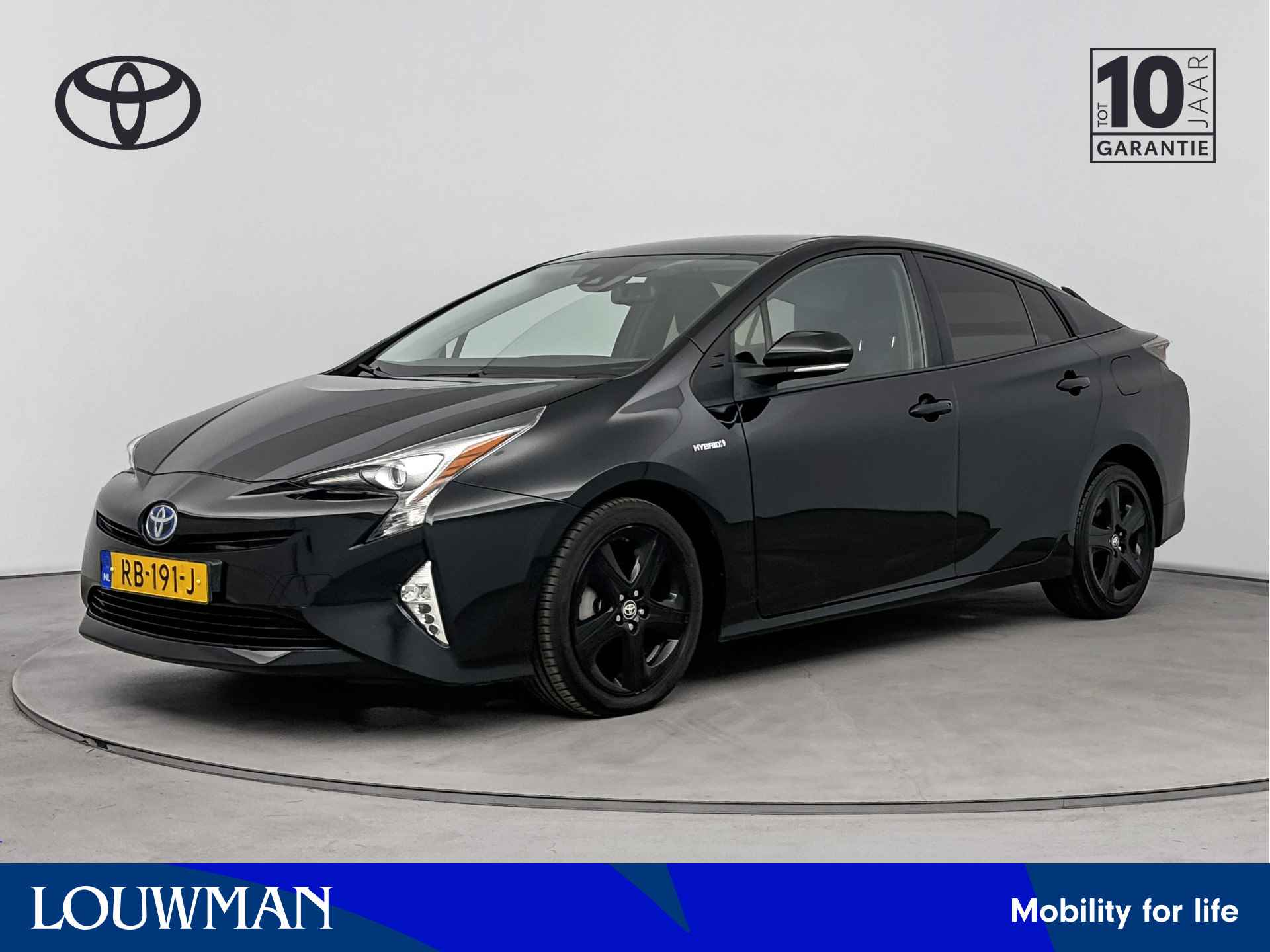 Toyota Prius 1.8 Hybrid Black First Edition | Navigatie | Stoelverwarming | - 1/38