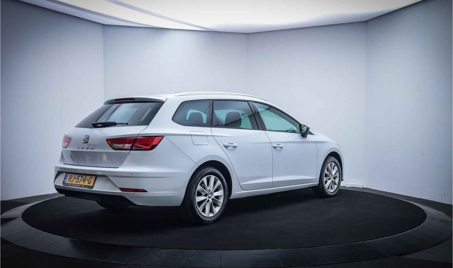 SEAT León ST 1.4TSI Dsg Style Intense CARPLAY/SEAT SOUND/KEYLESS/NAVI/LANE ASSIST/PDC V+A/LMV - 5/26