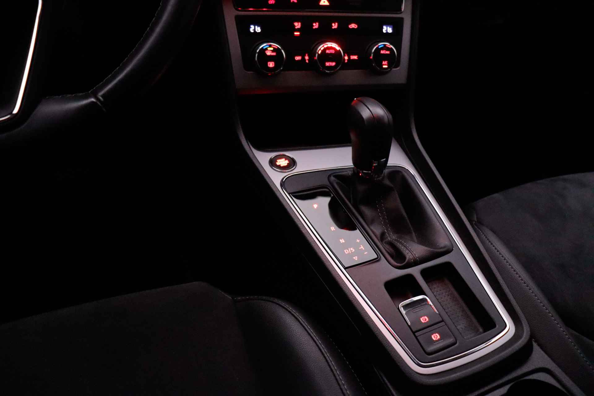 SEAT León ST 1.4TSI Dsg Style Intense CARPLAY/SEAT SOUND/KEYLESS/NAVI/LANE ASSIST/PDC V+A/LMV - 20/26