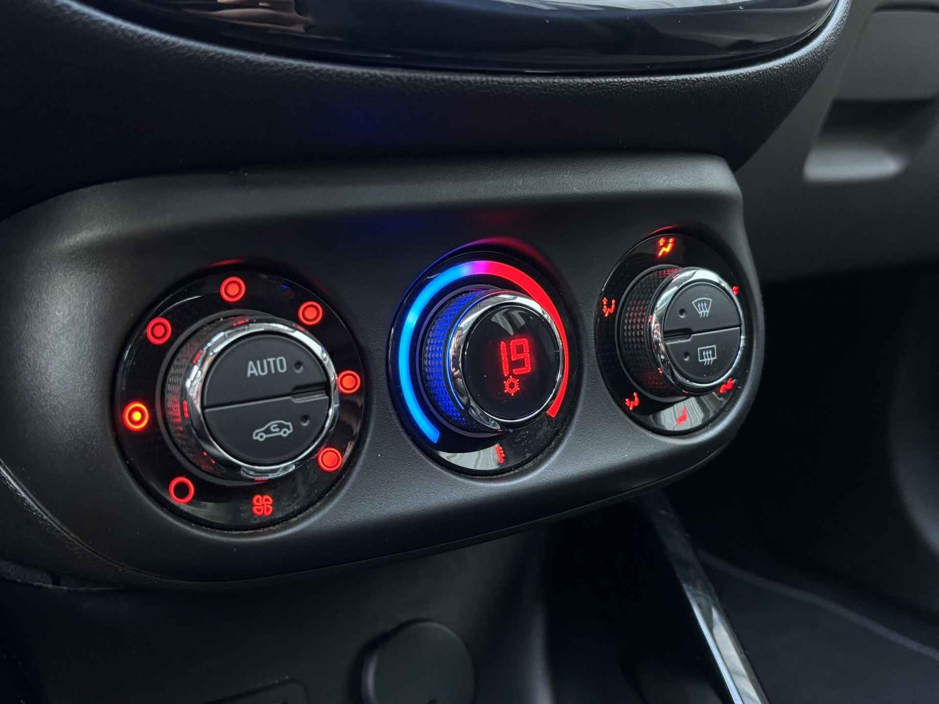 Opel Corsa 1.0 Turbo Cosmo+ |PANODAK|XENON|STOEL- EN STUURVERWARMING|ISOFIX|LAGE KM| - 32/57