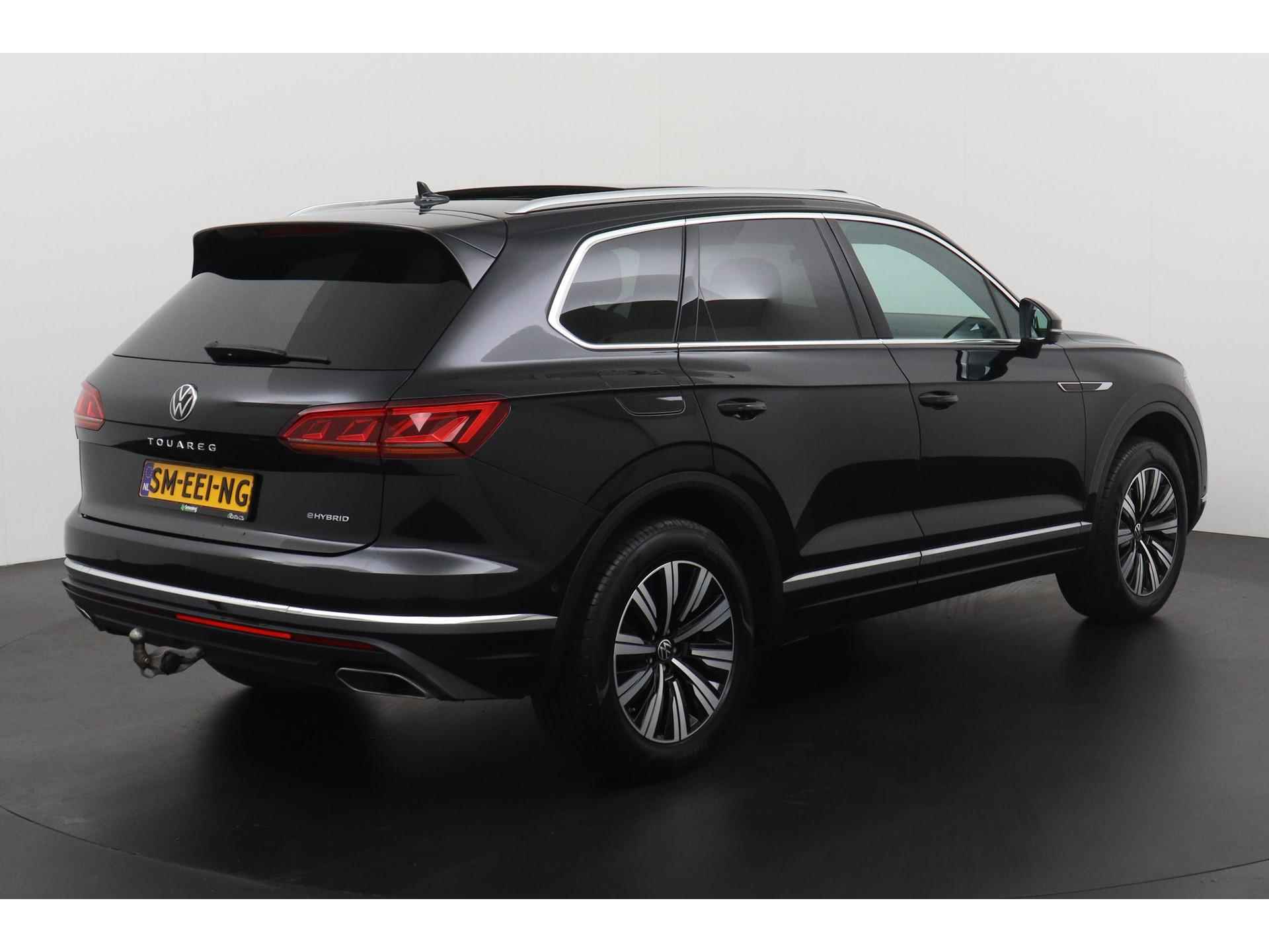 Volkswagen Touareg 3.0 TSI eHybrid Atmosphere | Panoramadak | Leder | Trekhaak & Trailer Assist | Plug-In | Zondag Open! - 4/50