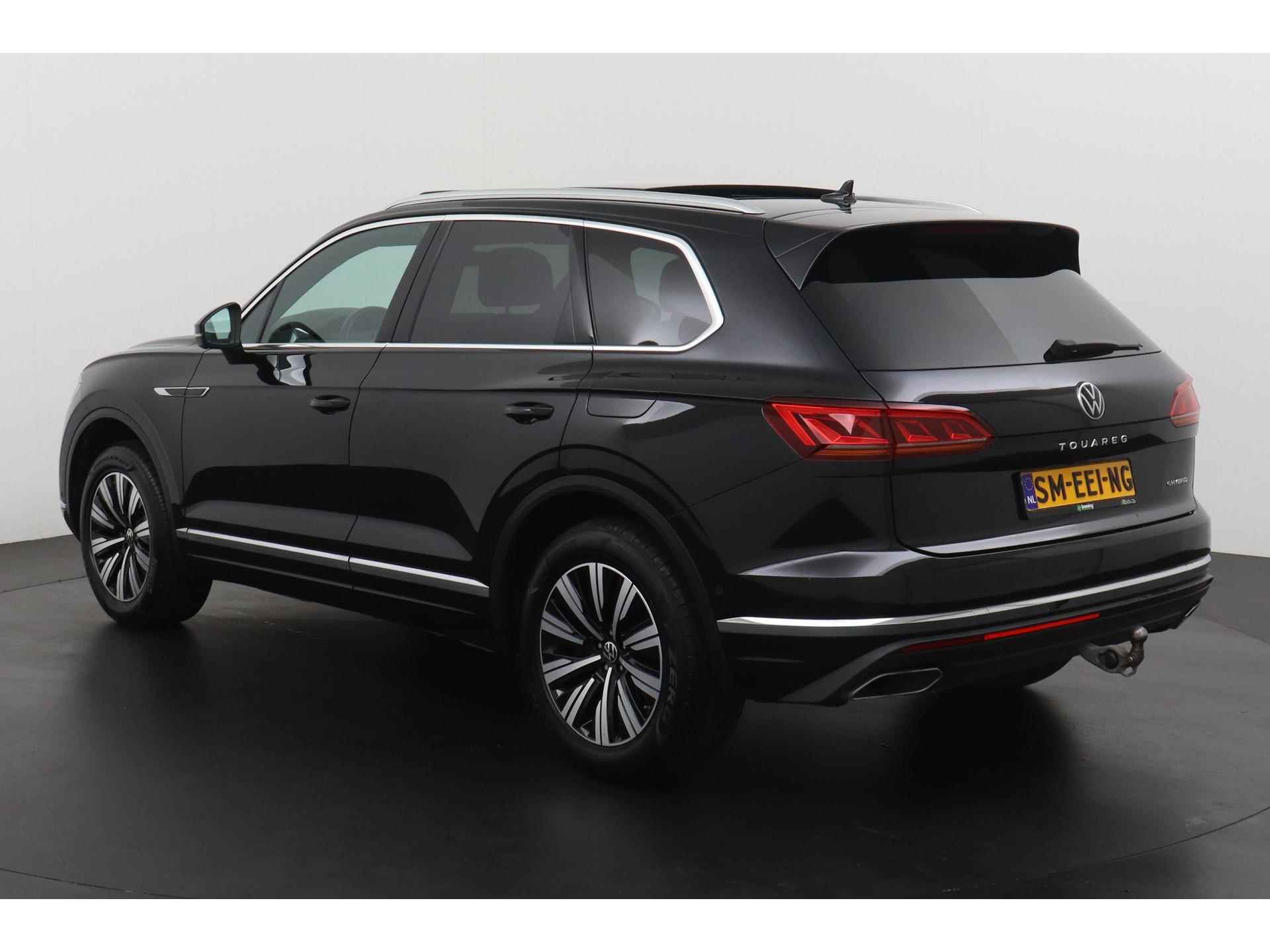 Volkswagen Touareg 3.0 TSI eHybrid Atmosphere | Panoramadak | Leder | Trekhaak & Trailer Assist | Plug-In | Zondag Open! - 6/50