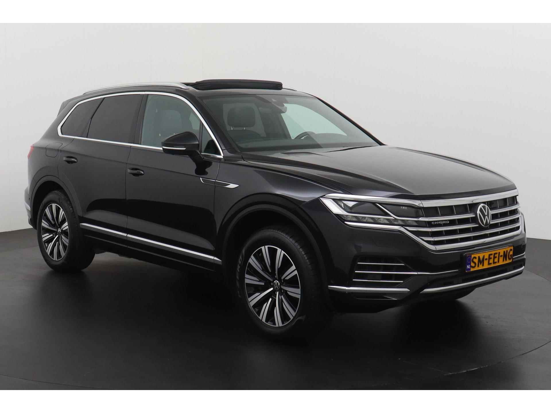 Volkswagen Touareg 3.0 TSI eHybrid Atmosphere | Panoramadak | Leder | Trekhaak & Trailer Assist | Plug-In | Zondag Open! - 29/50