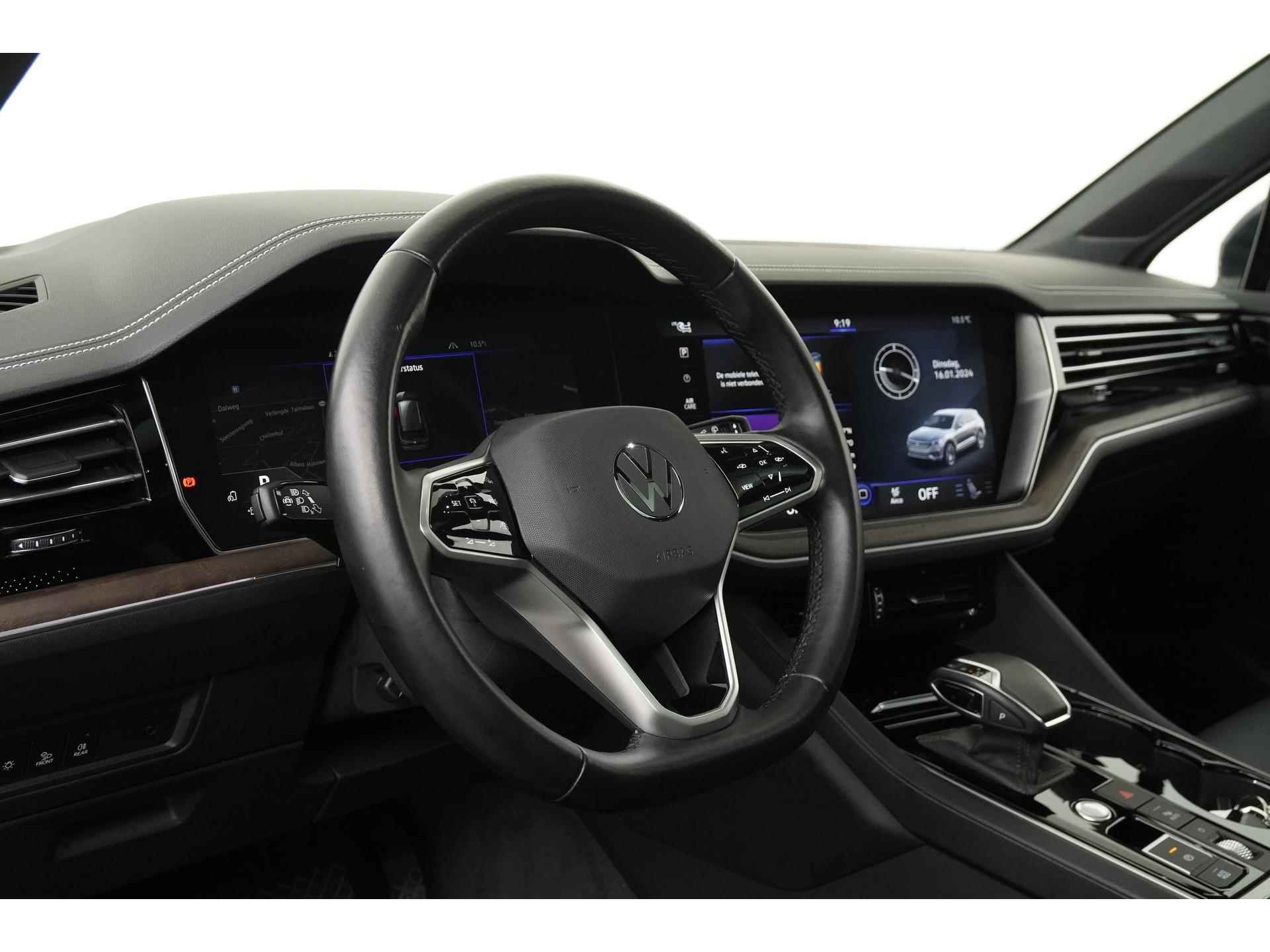 Volkswagen Touareg 3.0 TSI eHybrid Atmosphere | Panoramadak | Leder | Trekhaak & Trailer Assist | Plug-In | Zondag Open! - 34/50