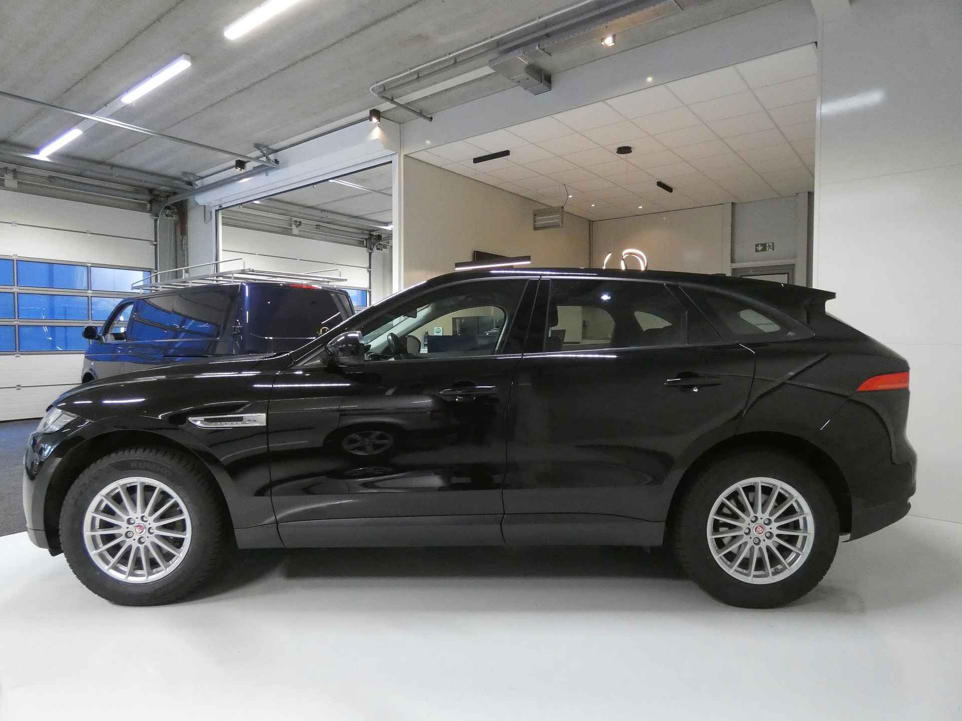 Jaguar F-PACE 2.0 Pure 20d mooie en goede auto! - 6/30