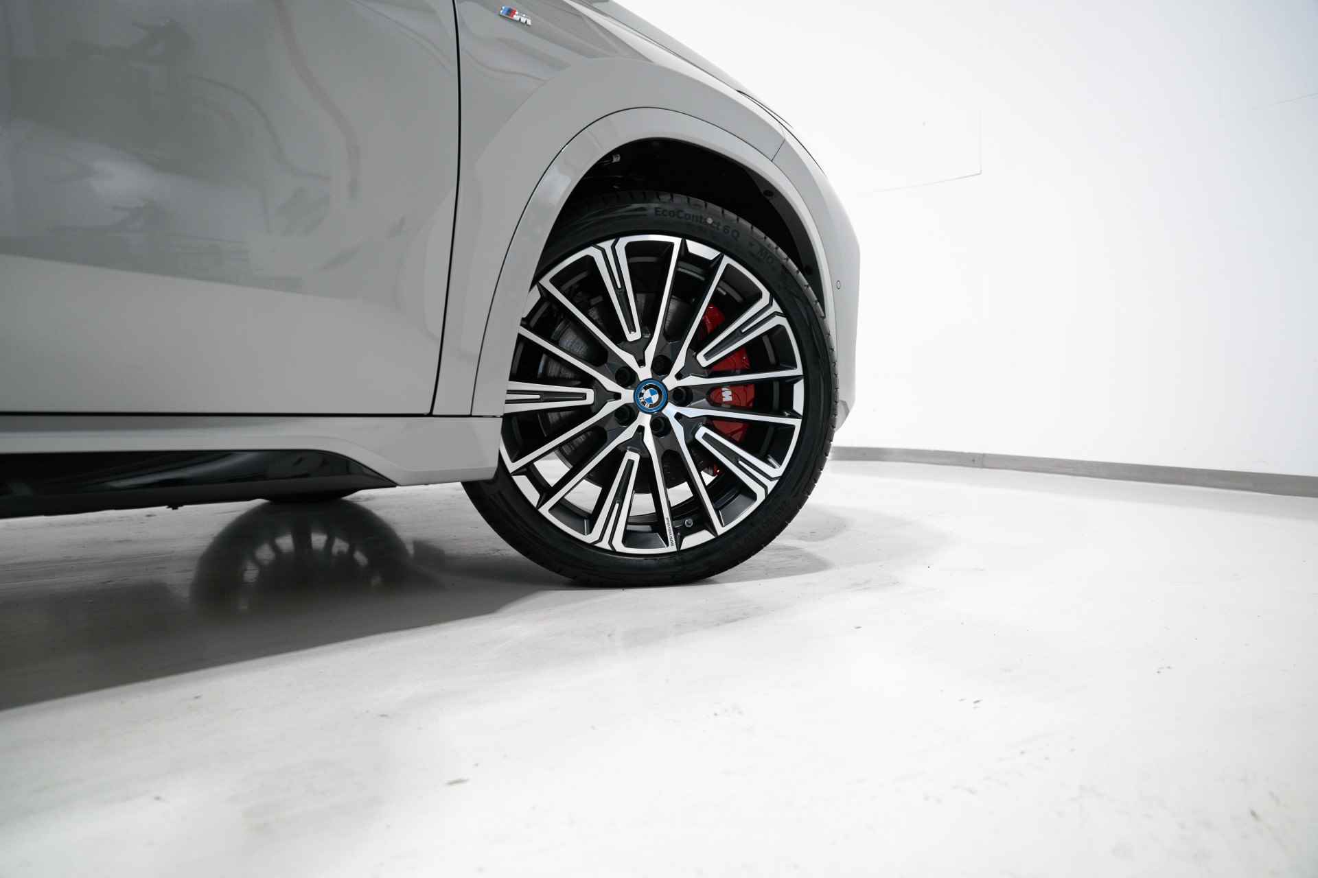 BMW iX1 eDrive20 M-Sport Pro - 38/42