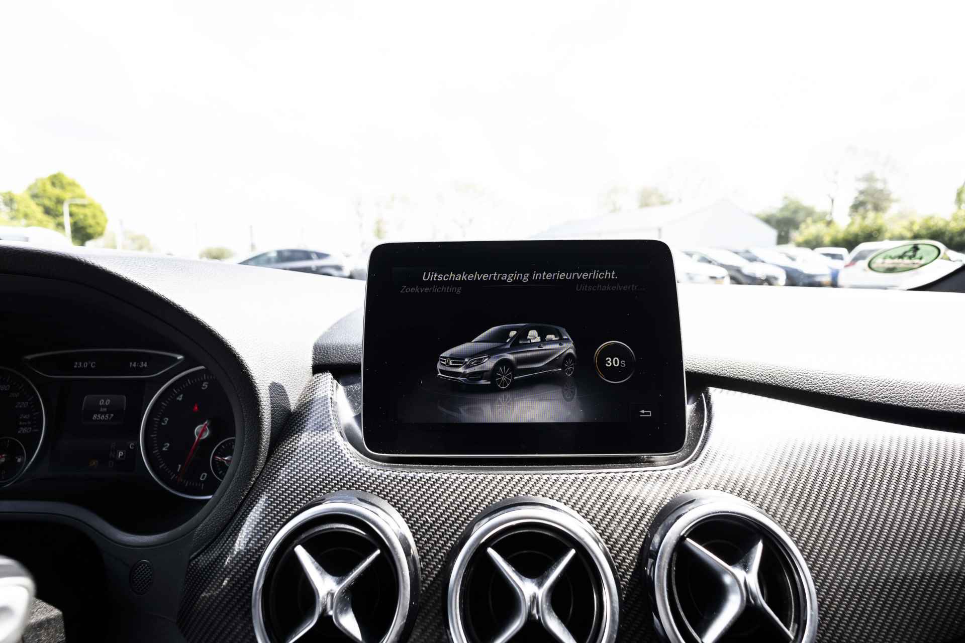 Mercedes-Benz B-Klasse 180 AMG Night Edition Plus | Automaat | NL Auto | Trekhaak | Carplay | LED | CAM - 31/46