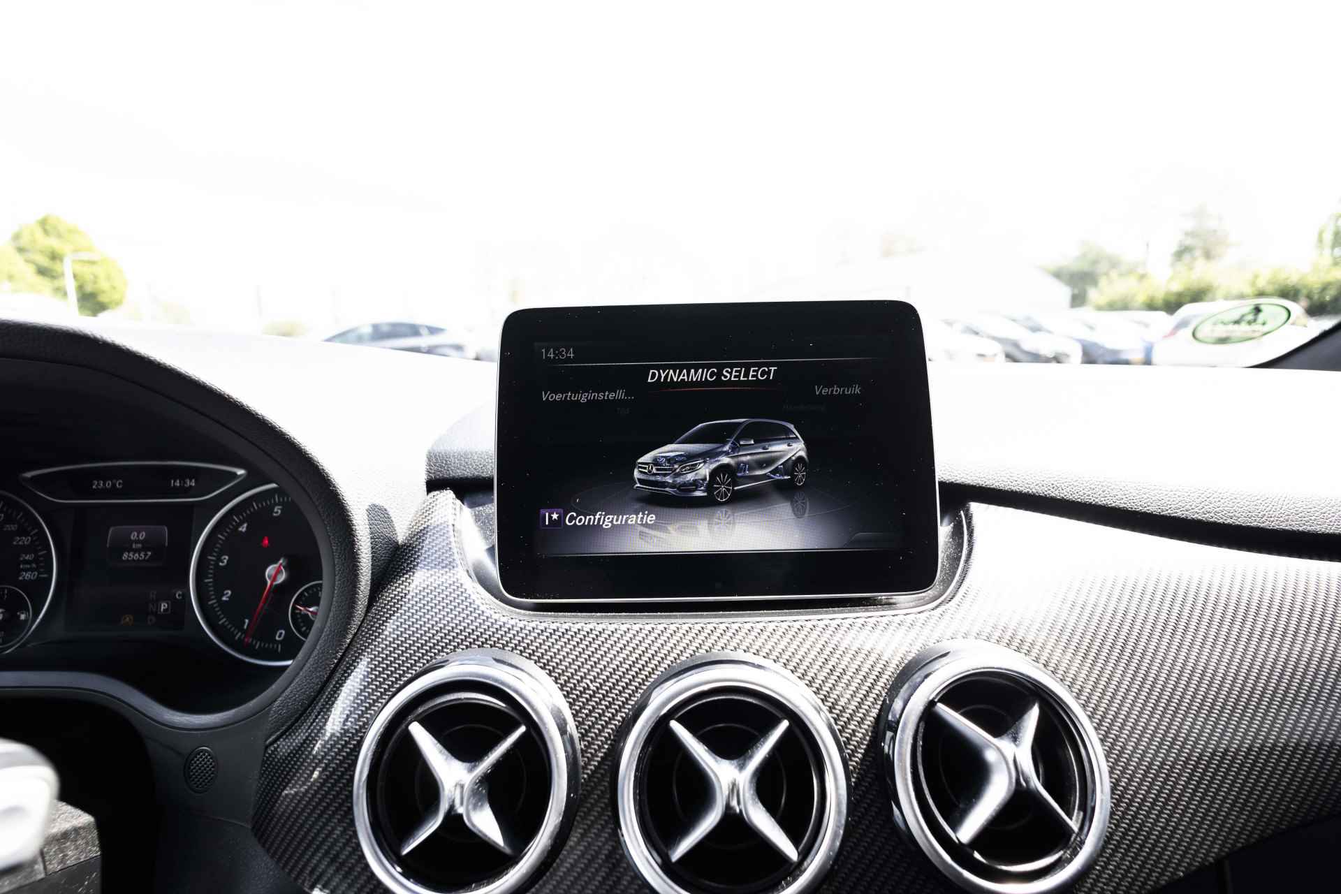 Mercedes-Benz B-Klasse 180 AMG Night Edition Plus | Automaat | NL Auto | Trekhaak | Carplay | LED | CAM - 34/46
