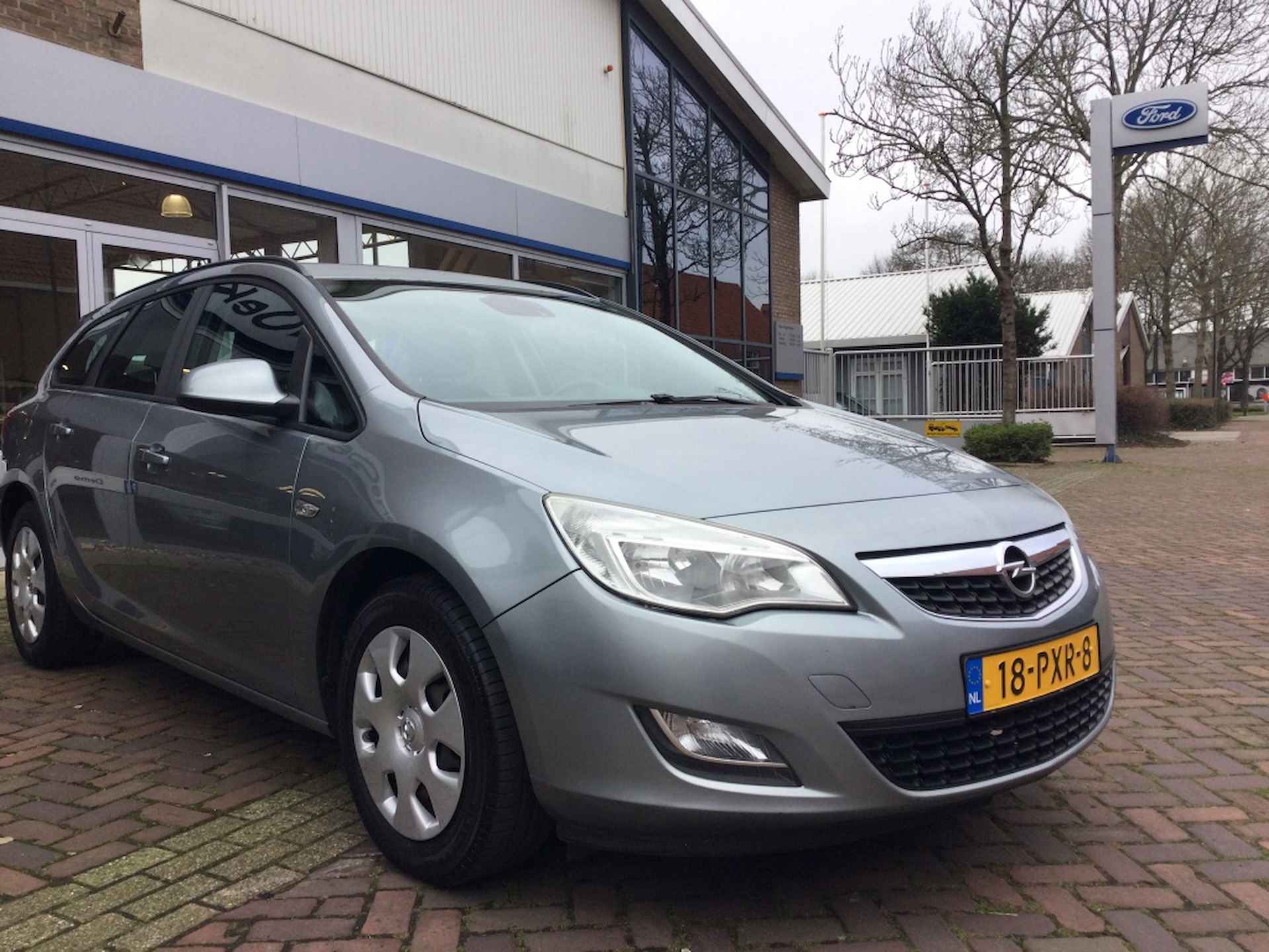 Opel Astra Sports Tourer 1.4 Turbo Edition - 2/9