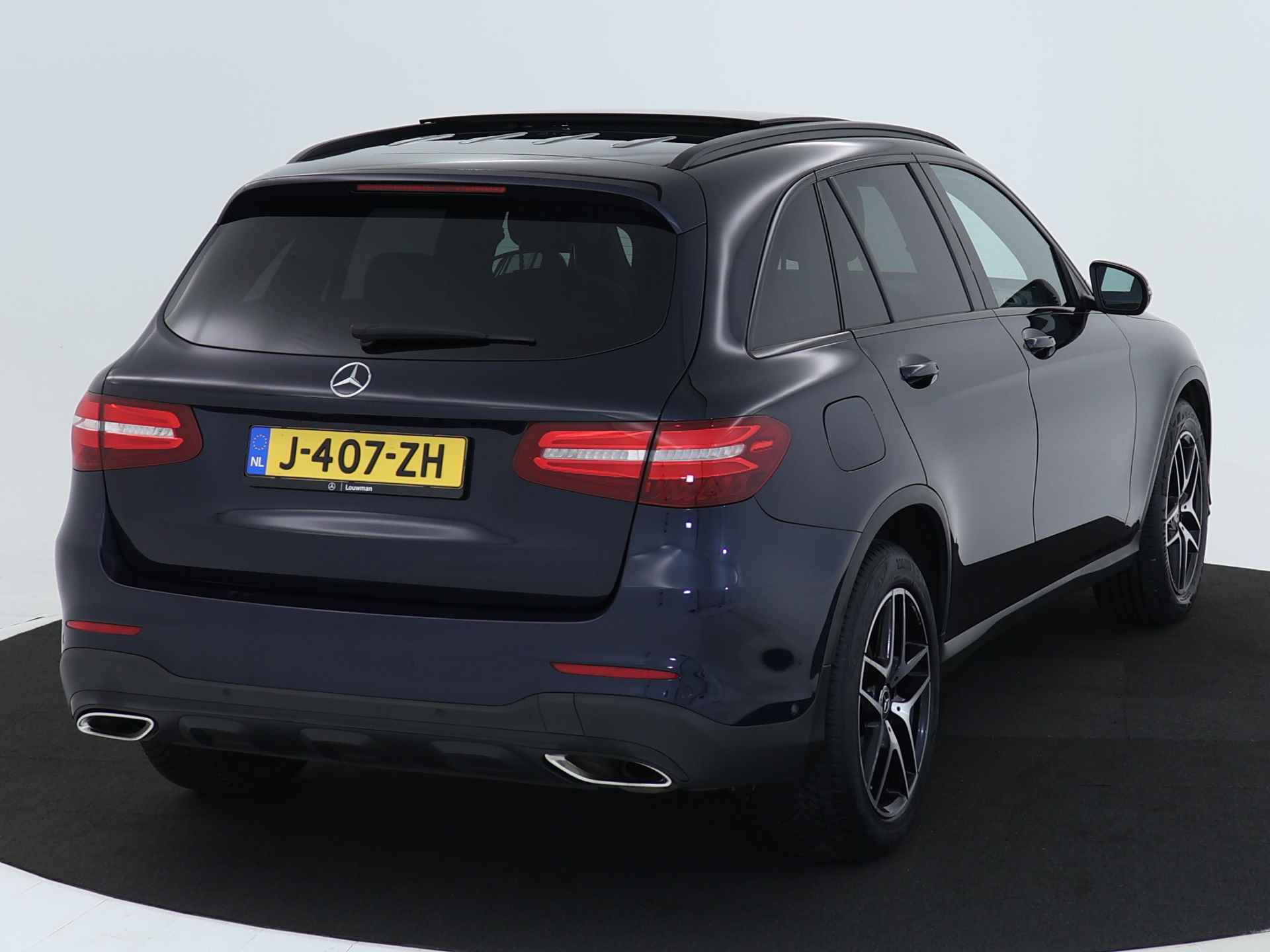 Mercedes-Benz GLC 250 4-MATIC AMG Nightpakket | Panoramadak | Dode Hoek Ass. | Car Play | Parkeerpakket met Camera | LED | Sfeerverlichting | Inclusief 24 maanden MB Certified garantie voor Europa. - 18/46