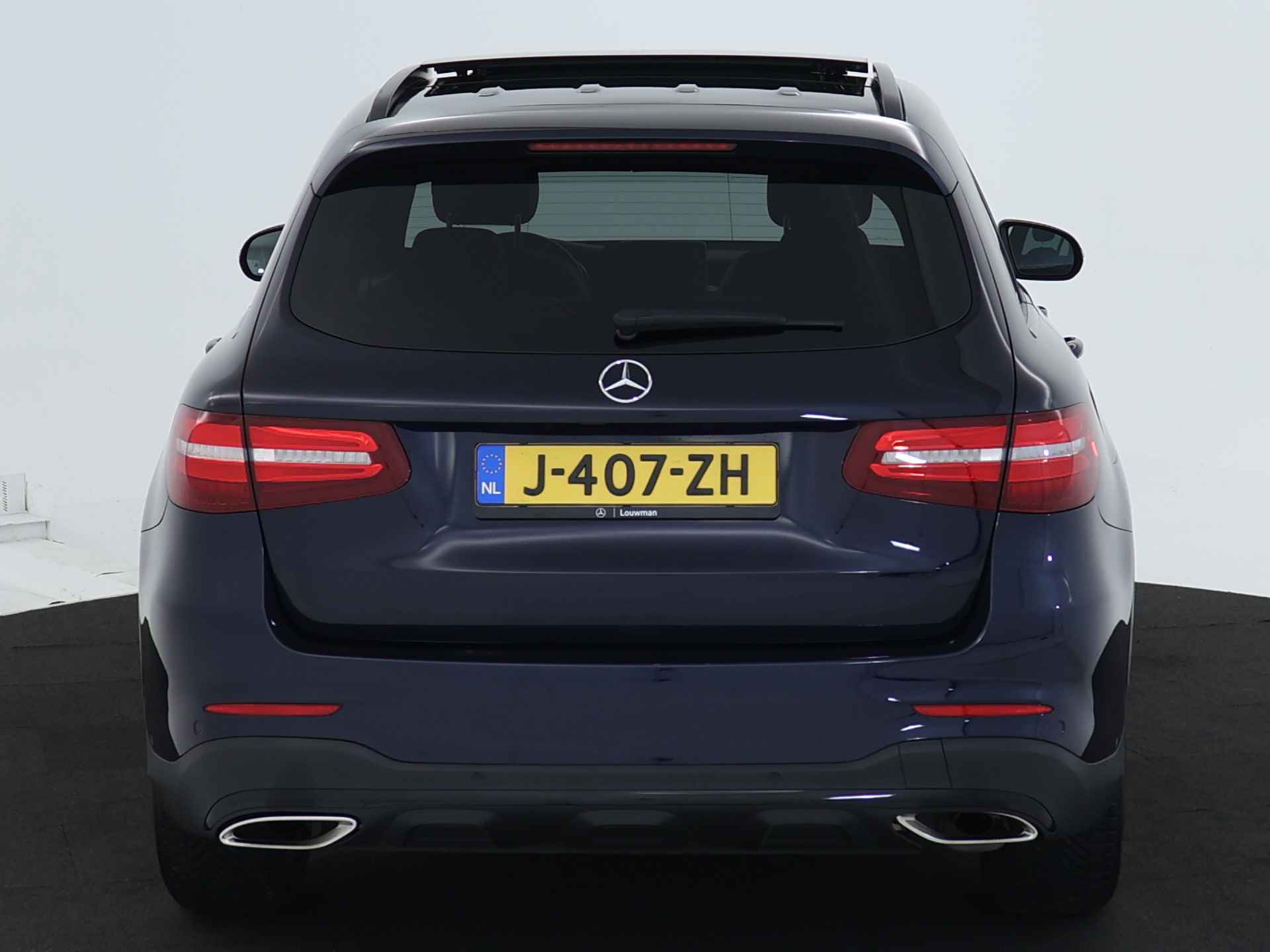 Mercedes-Benz GLC 250 4-MATIC AMG Nightpakket | Panoramadak | Dode Hoek Ass. | Car Play | Parkeerpakket met Camera | LED | Sfeerverlichting | Inclusief 24 maanden MB Certified garantie voor Europa. - 31/46