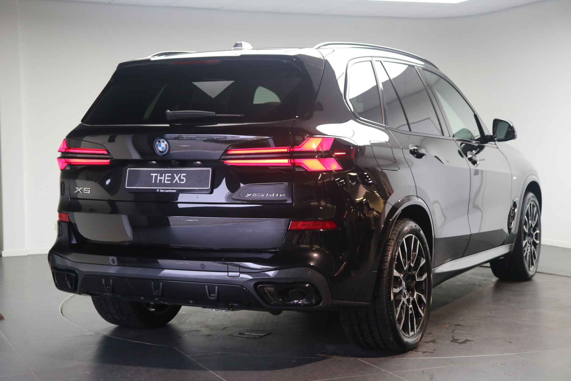 BMW X5 xDrive50e High Executive M Sport Automaat  Panoramadak Sky Lounge / Massagefunctie / Soft-Close / M Multifunctionele Stoelen / Parking Assistant Professional - 4/35