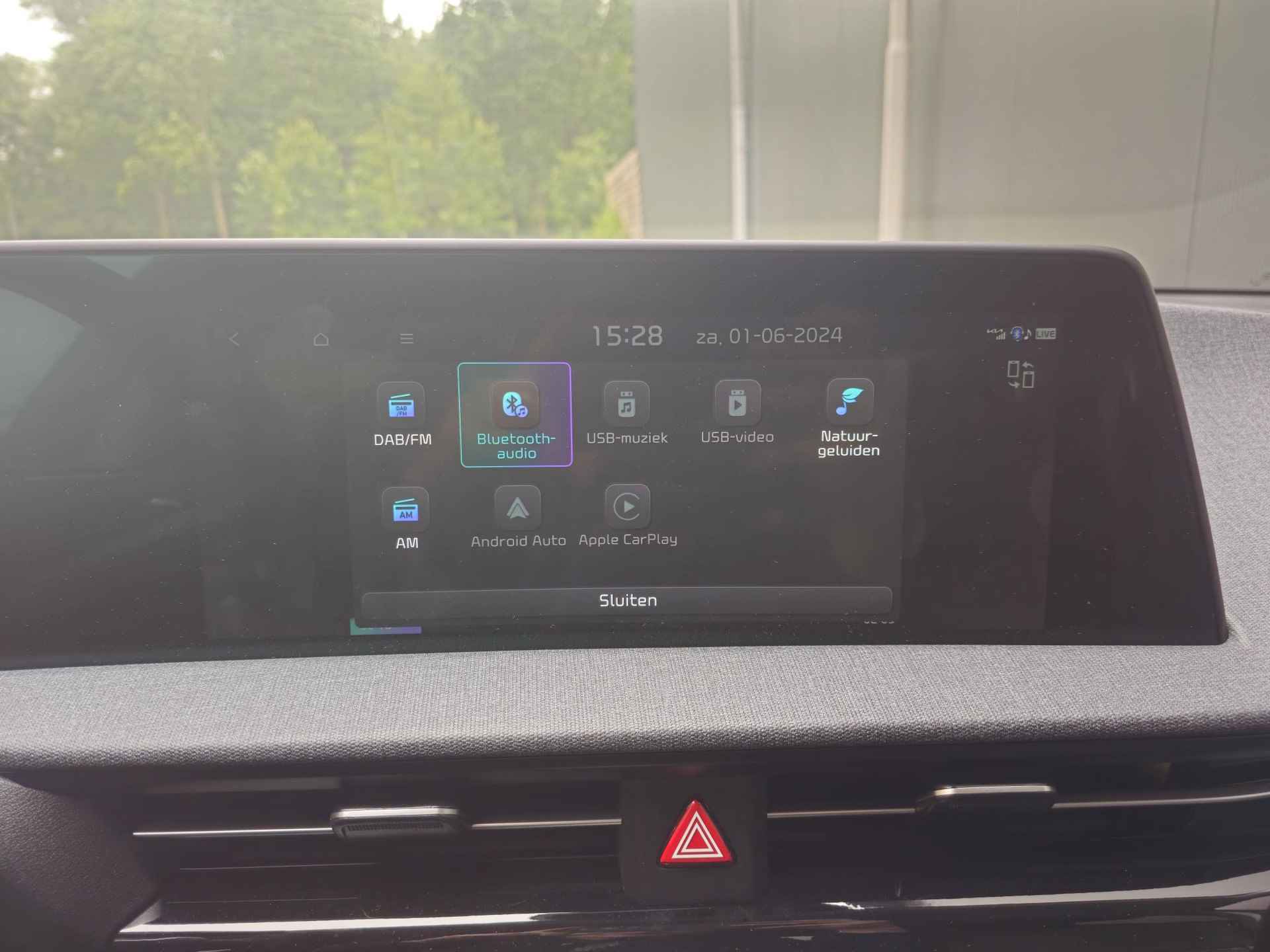 Kia EV6 Light Edition 58 kWh Apple Carplay | Navi | Addaptive Cruise Control | Stoel- en stuurverwarming | BTW auto | € 2000 SEPP subsidie | Metallic lak | Fabrieksgarantie t/m 5-4-2024 | NAP - 18/29