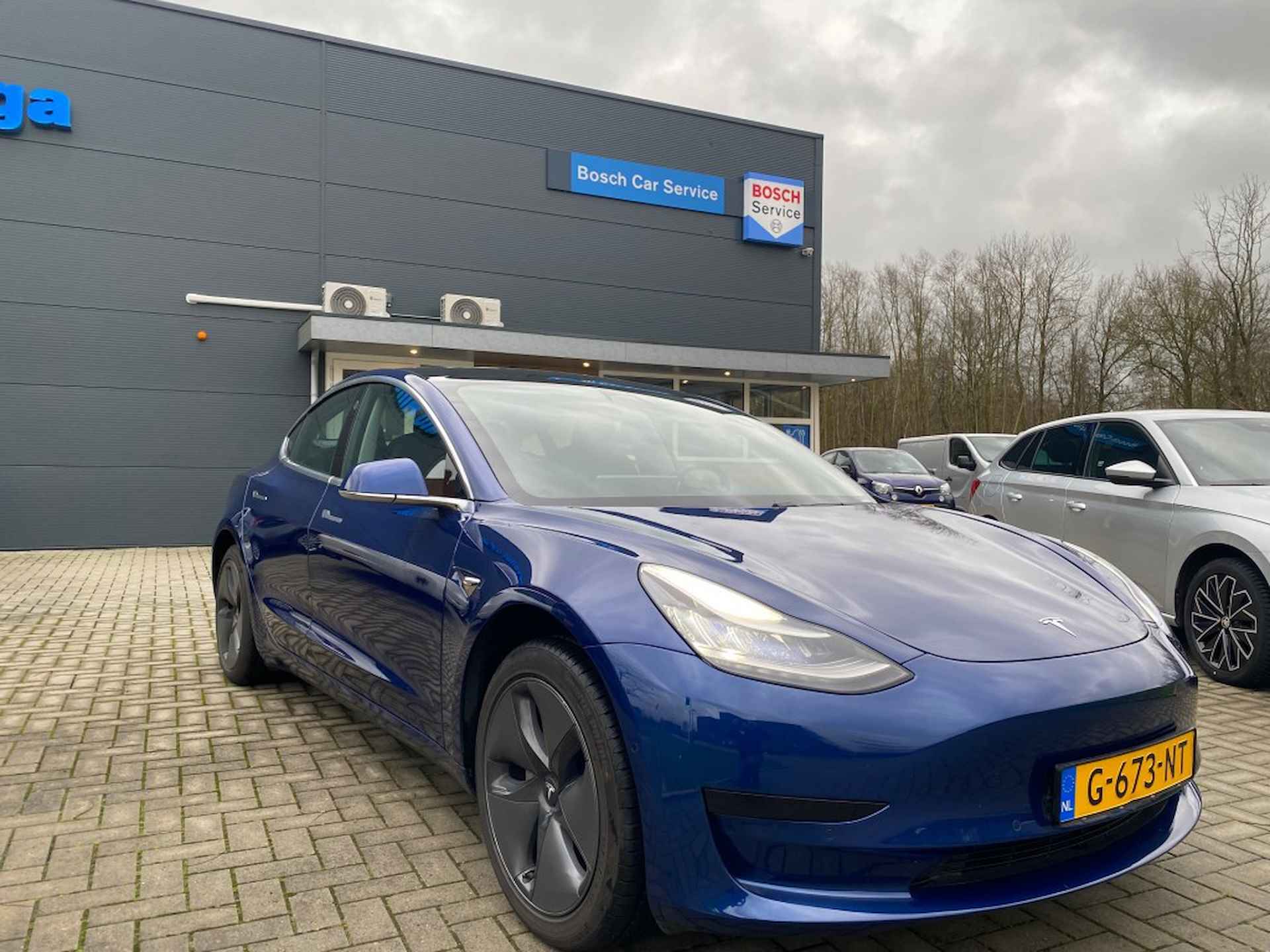 TESLA Model 3 Standard PLUS - 2/17