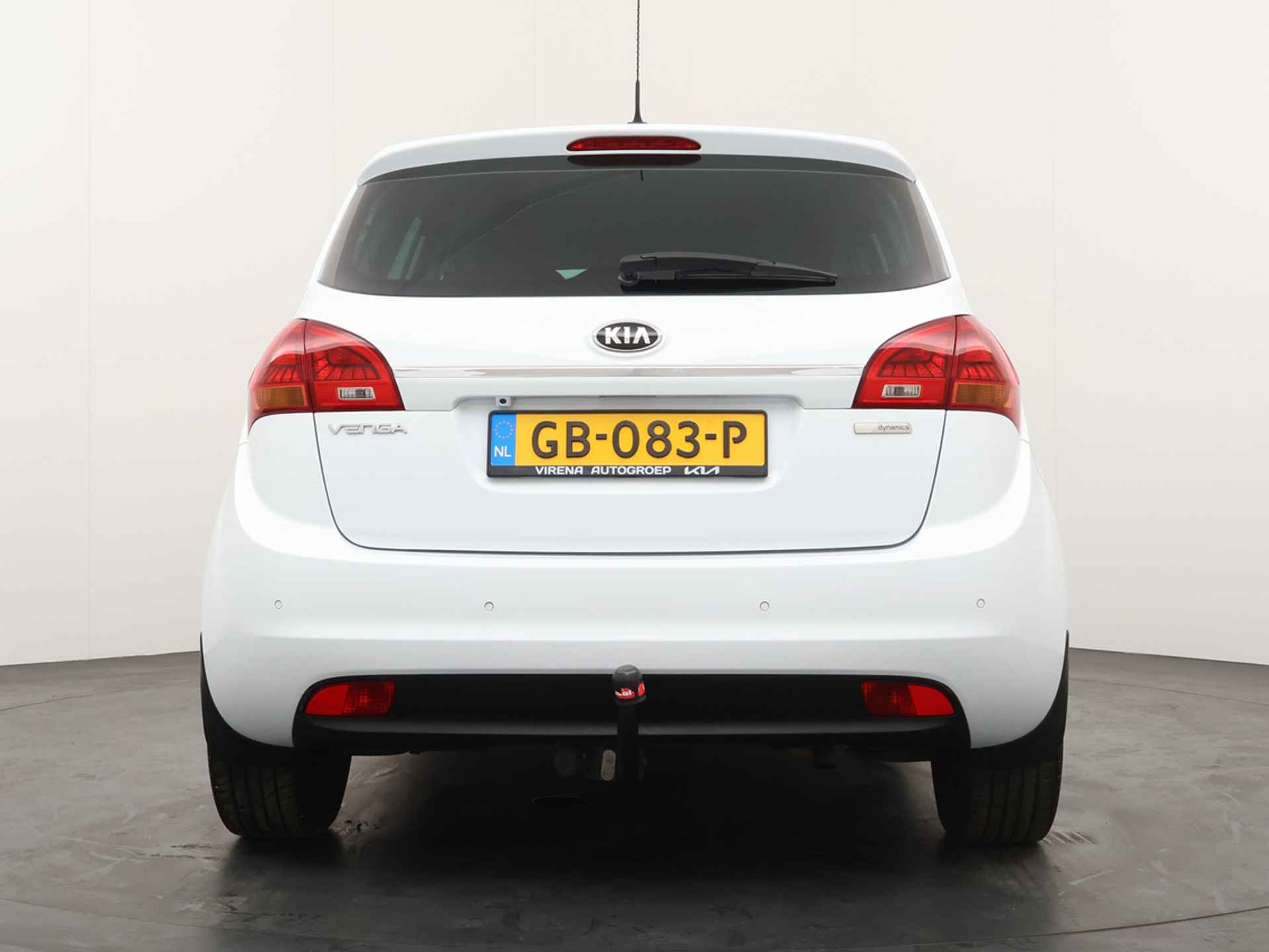 Kia Venga 1.4 CVVT First Edition - Bluetooth - Trekhaak - Navigatie - Cruise control - Achteruitrij camera - Airco - Hoge instap - 12 Maanden Bovag garantie - 6/44