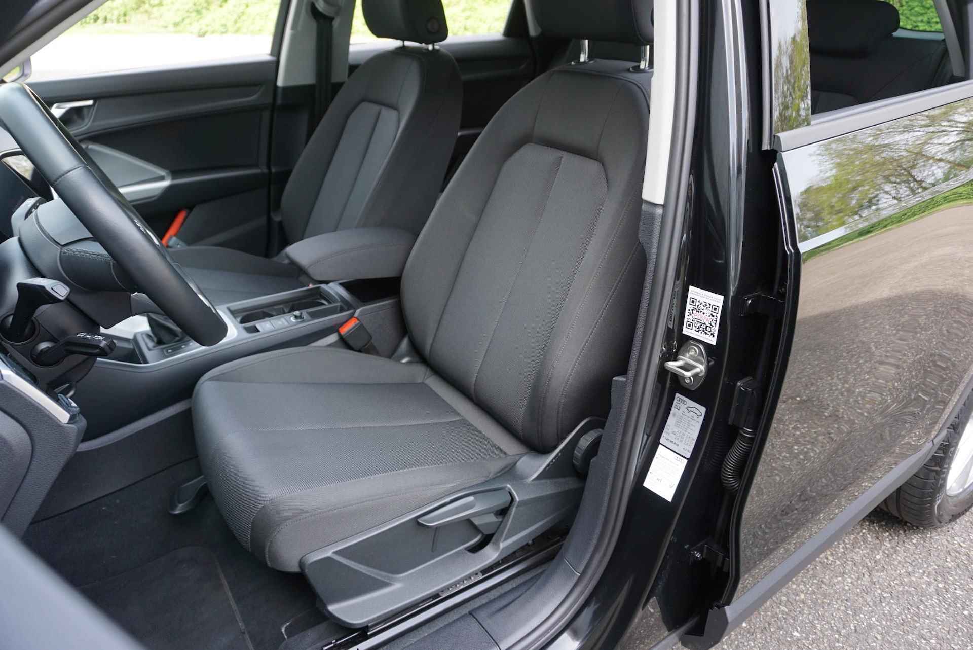 Audi Q3 35 TFSI 150pk S-tronic Pro Line | Navigatie | Achterklep Elektrisch | Parkeersensoren Achter - 4/44