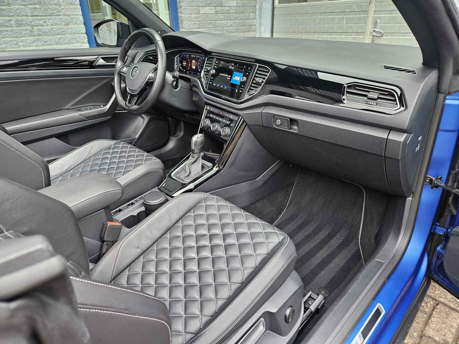 Volkswagen T-Roc Cabrio 1.5 TSI R-Line Edition Blue Inclusief Afleveringskosten - 24/40