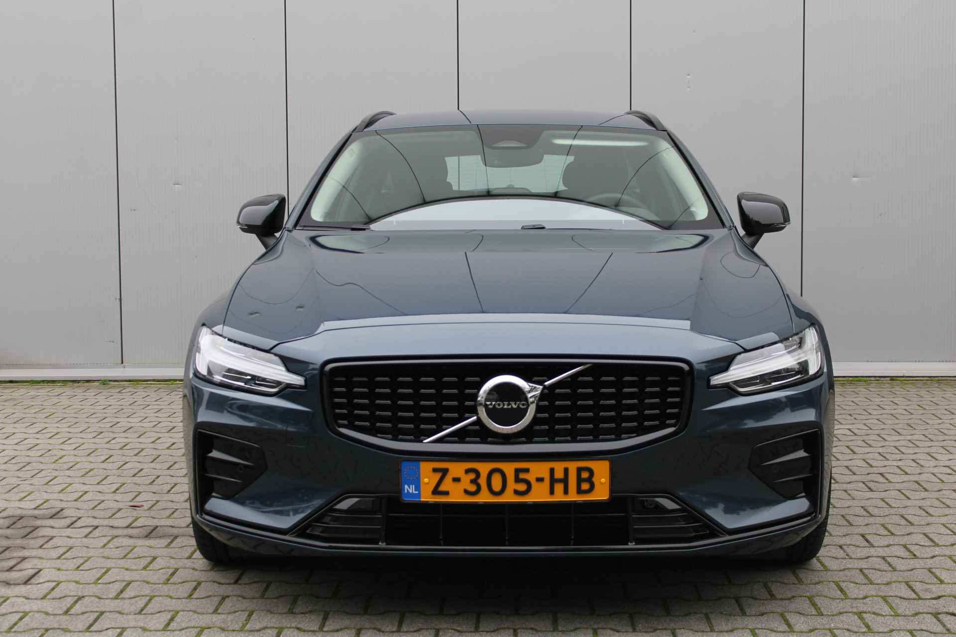 Volvo V60 B4 Plus Dark - 5/36