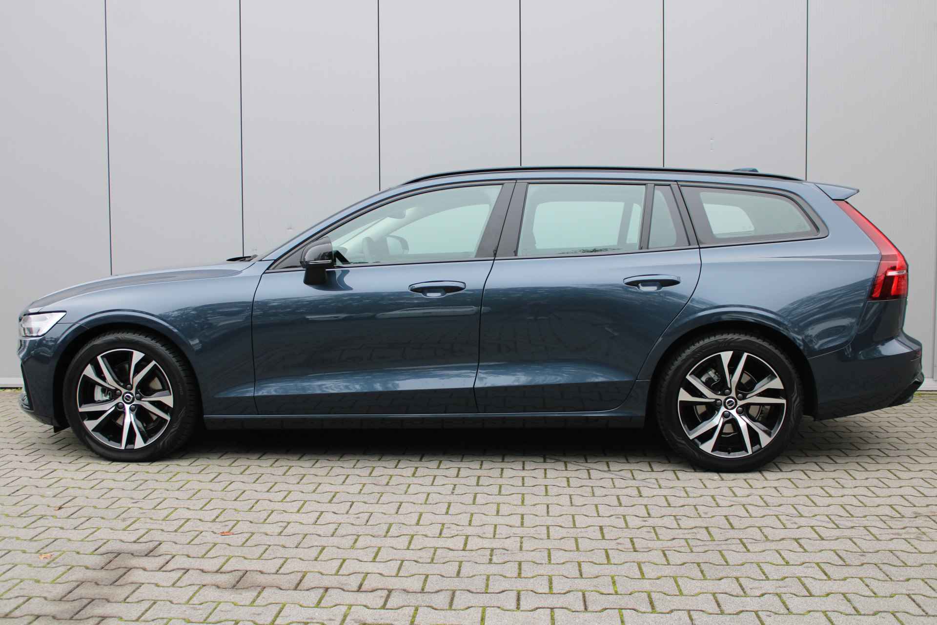 Volvo V60 B4 Plus Dark - 6/36