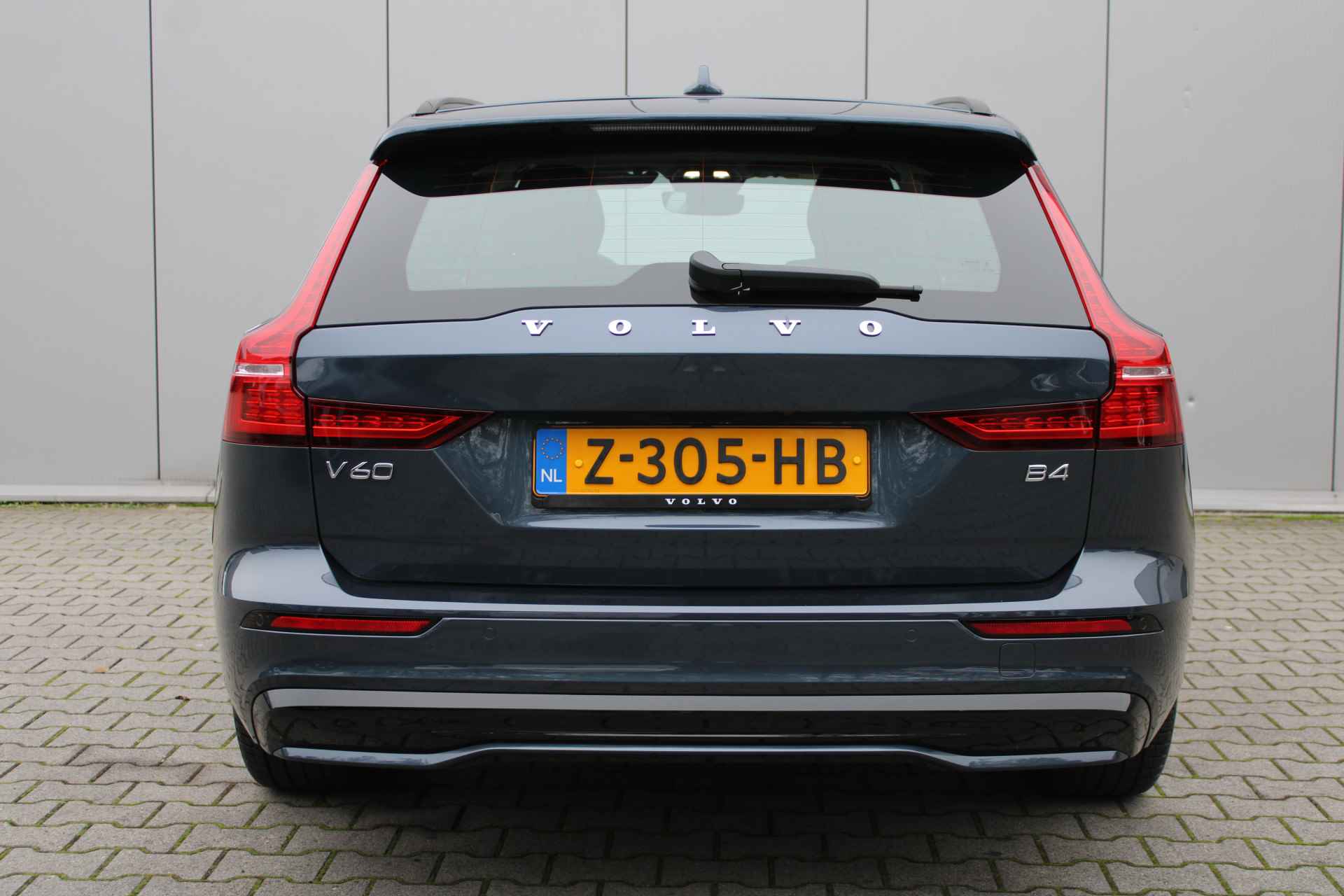 Volvo V60 B4 Plus Dark - 7/36