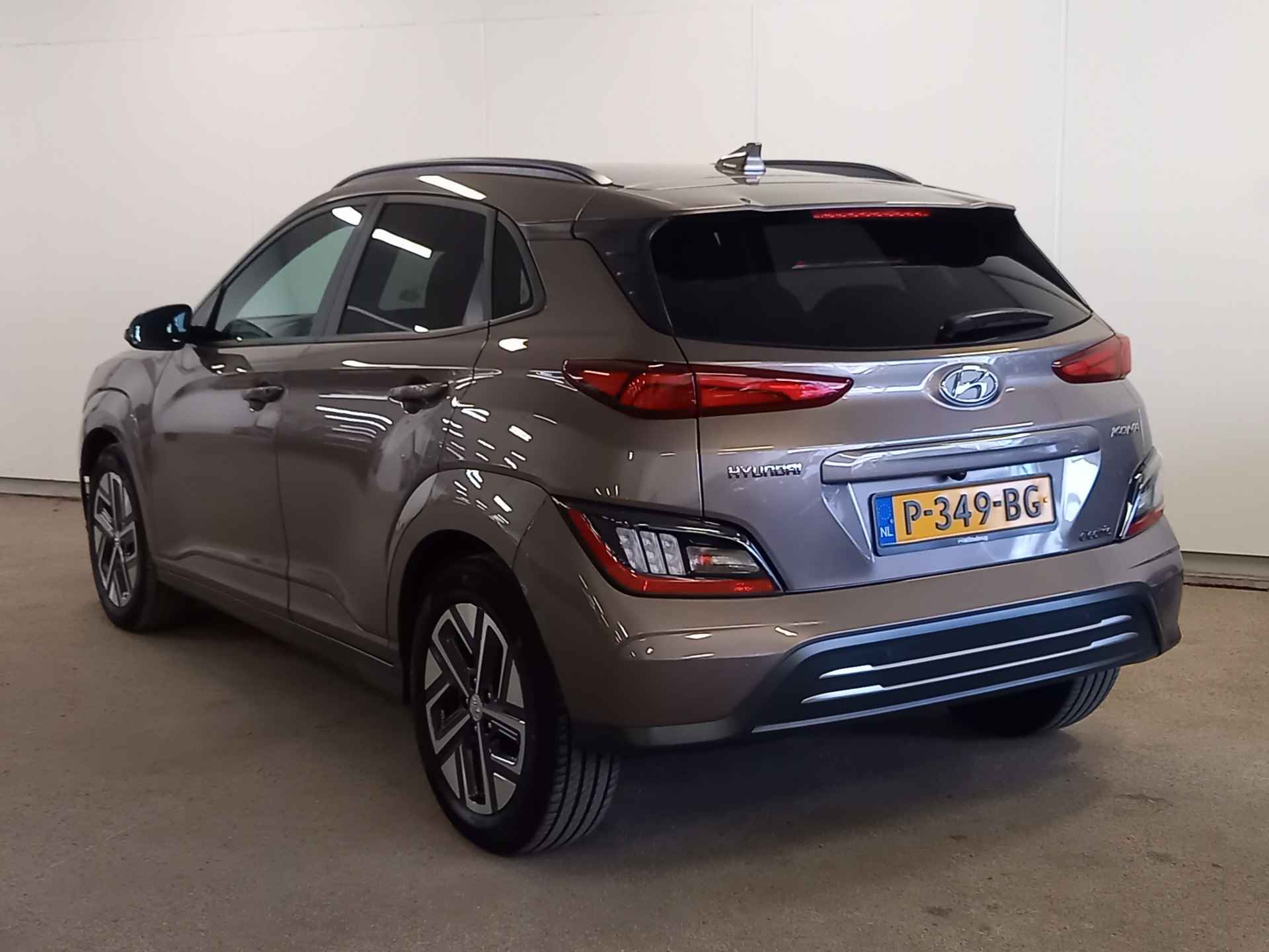 Hyundai KONA EV Premium 64 kWh Grote accupakket & Luxe uitvoering!!! - 5/51