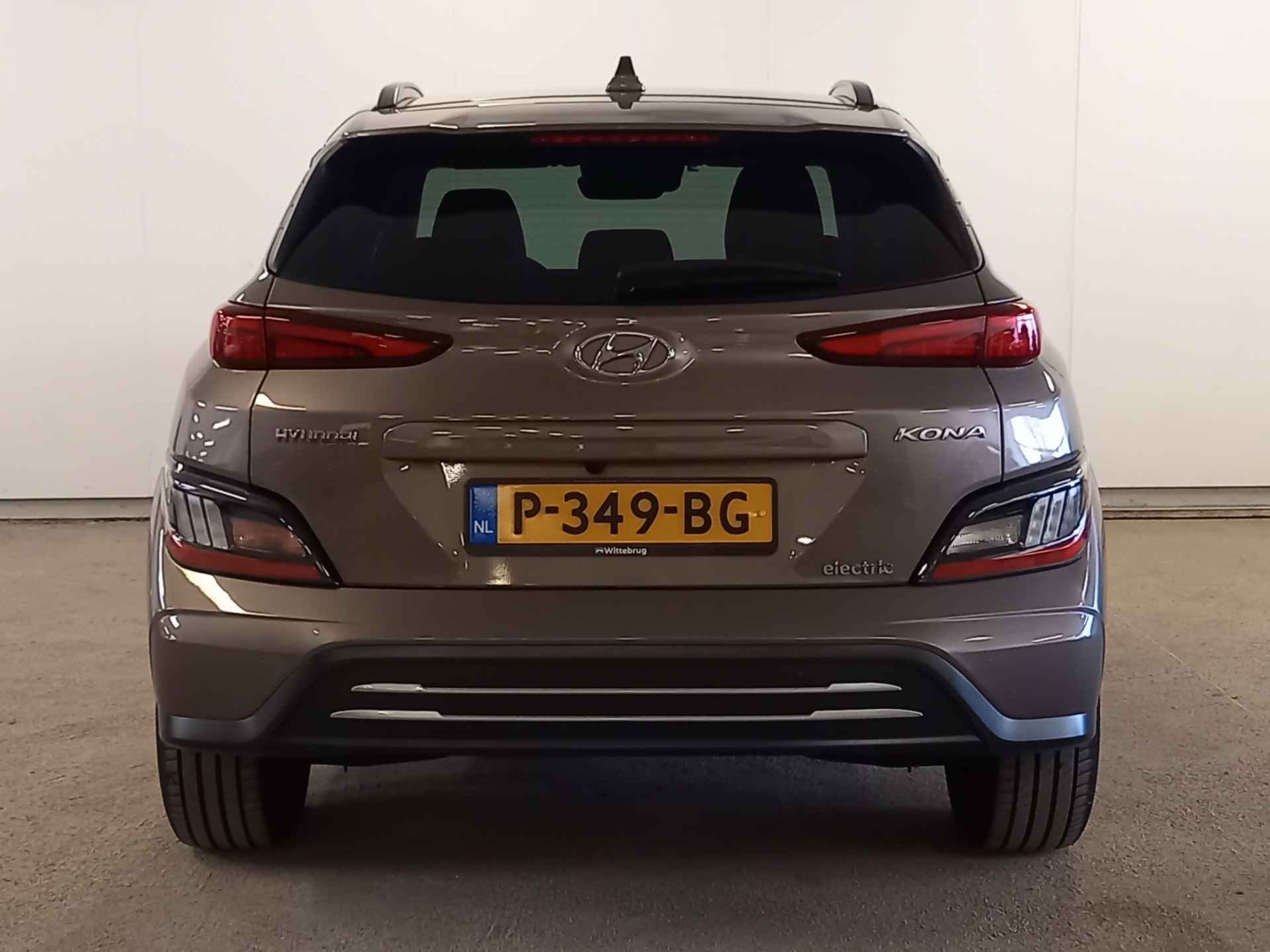 Hyundai KONA EV Premium 64 kWh Grote accupakket & Luxe uitvoering!!! - 40/51