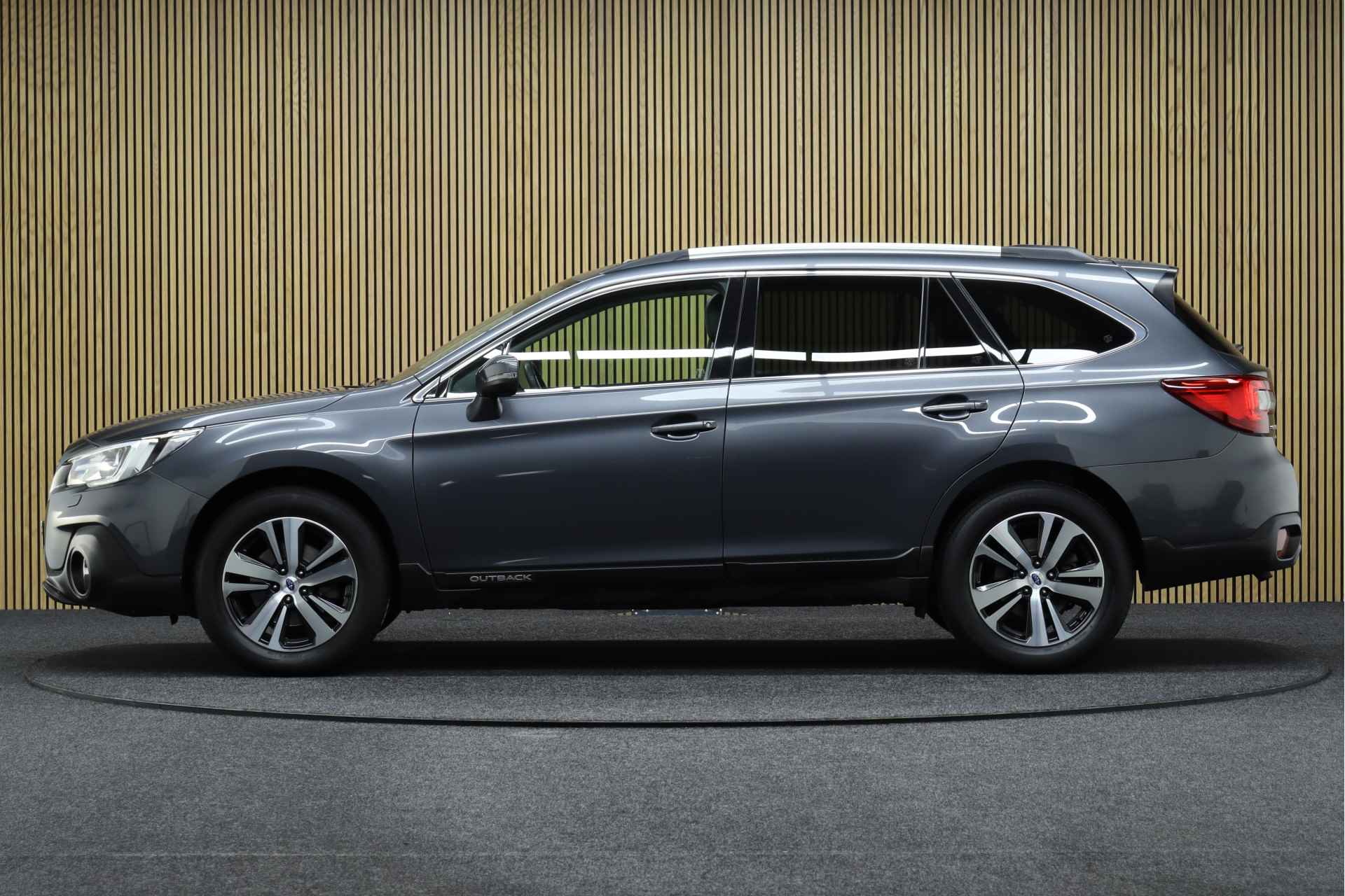 Subaru Outback 2.5i Premium | 1-ste Eigenaar | Leder | Panoramadak | Navigatie | Adaptive-cruise | Carplay | Elek. Achterklep - 2/52