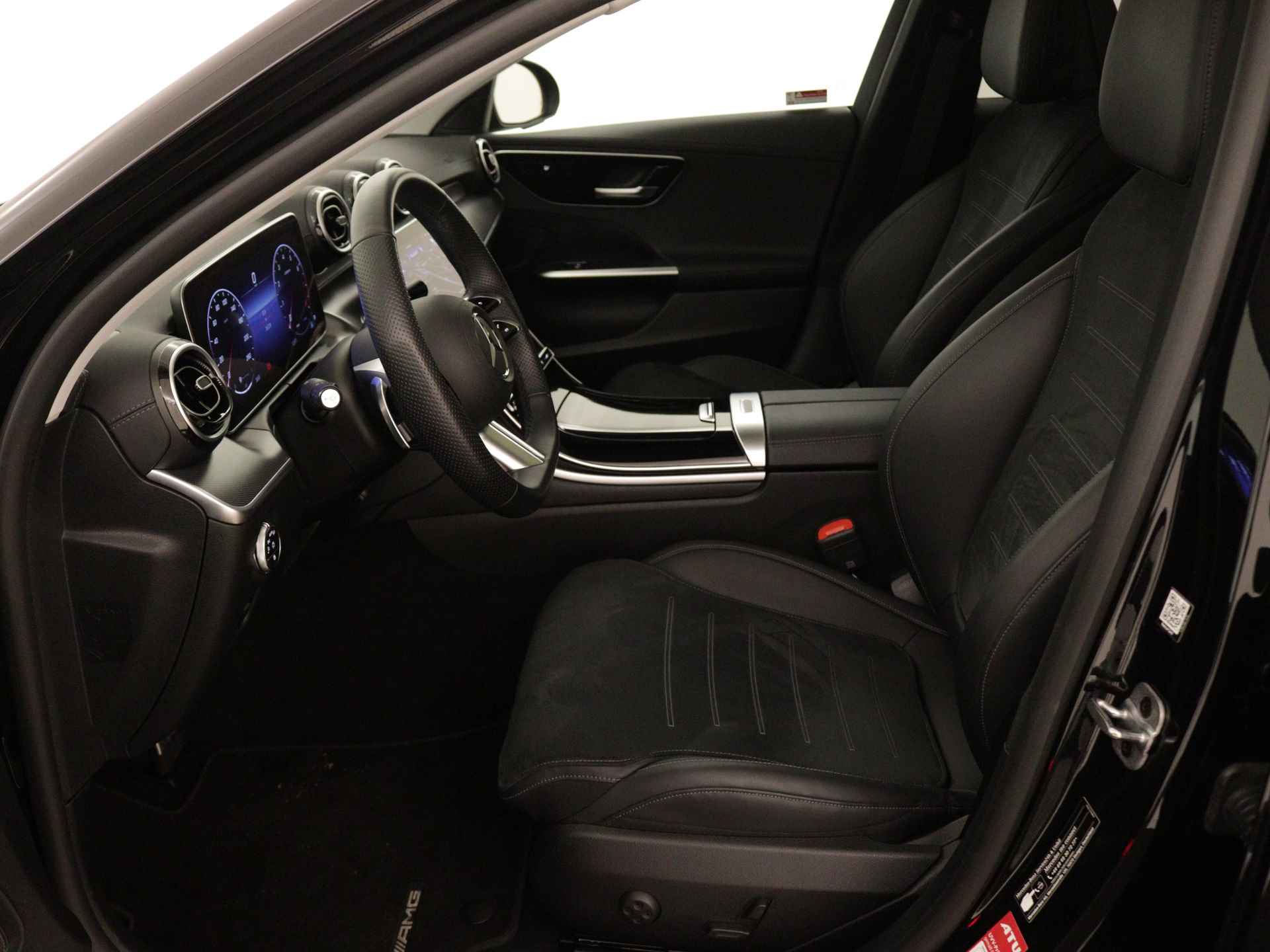 Mercedes-Benz C-Klasse 200 AMG Nightpakket Limited | Panoramadak | Dode Hoek Ass | Sfeerverlichting | Apple CarPlay | DAB | inclusief 24 maanden MB Certified garantie voor europa - 19/44