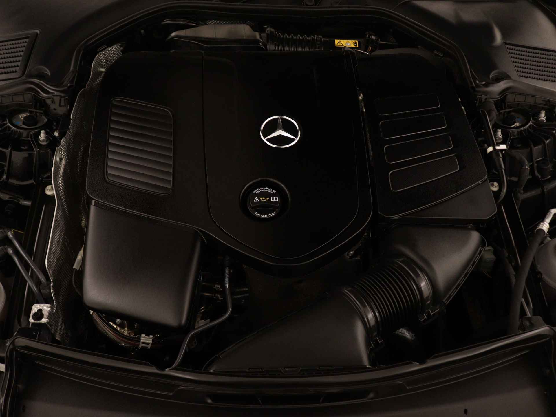 Mercedes-Benz C-Klasse 200 AMG Nightpakket Limited | Panoramadak | Dode Hoek Ass | Sfeerverlichting | Apple CarPlay | DAB | inclusief 24 maanden MB Certified garantie voor europa - 39/44