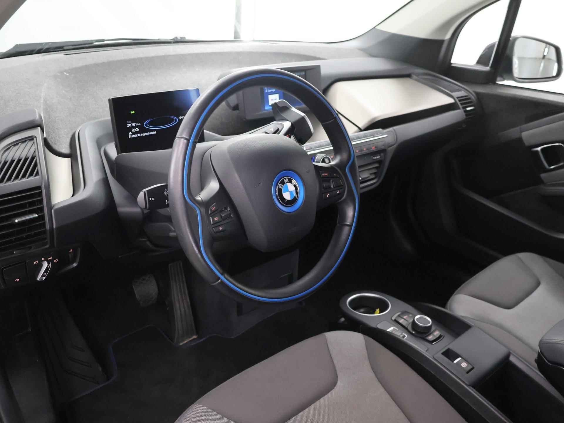 BMW i3 Business Edition Plus 120Ah 42 kWh | LED | Navigatie | DAB | Climate Control | Cruise Control | PDC | Warmtepomp | Comfort-Pakket | 3-Fase/11kw | - 8/38